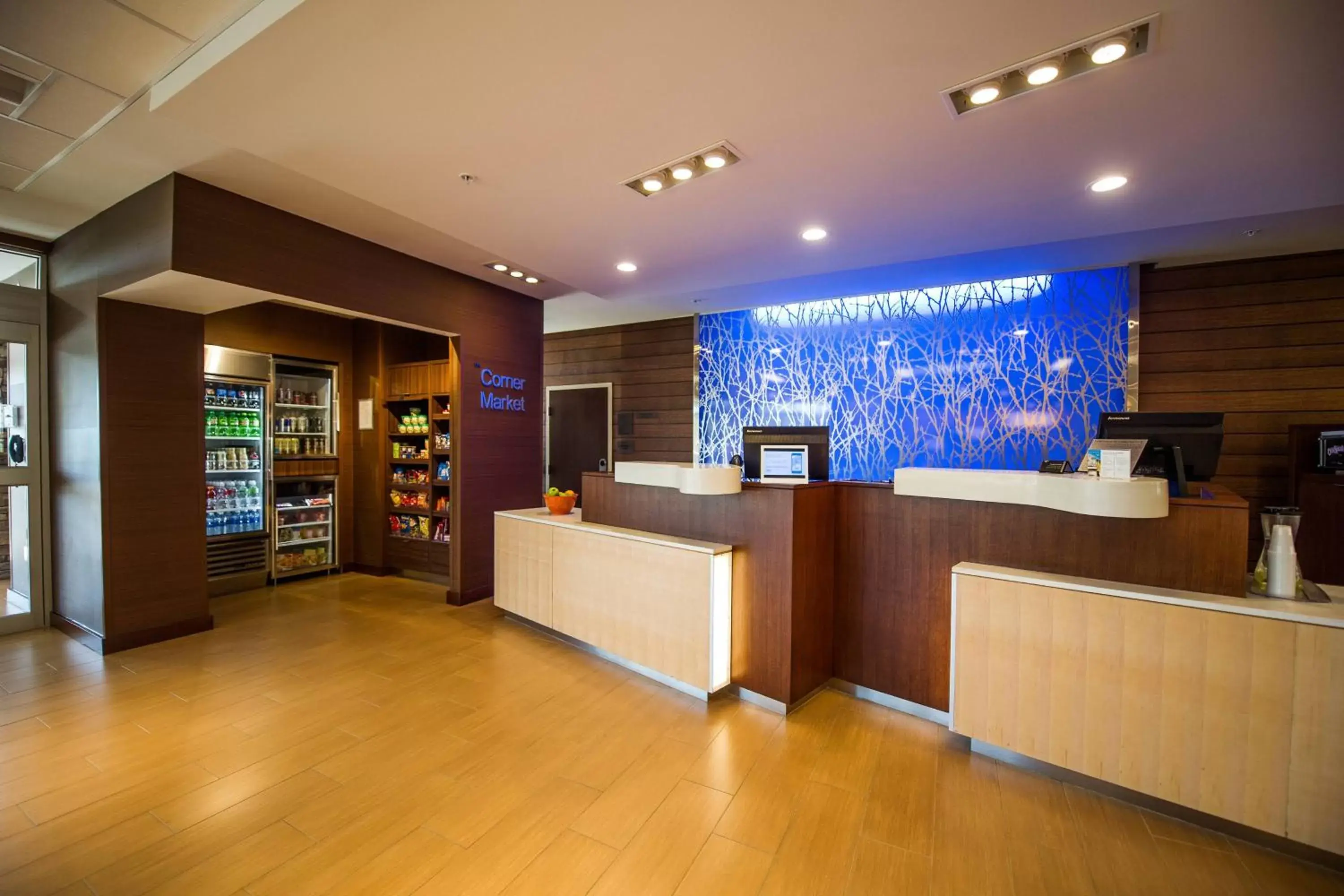 Lobby or reception, Lobby/Reception in Fairfield by Marriott Cambridge