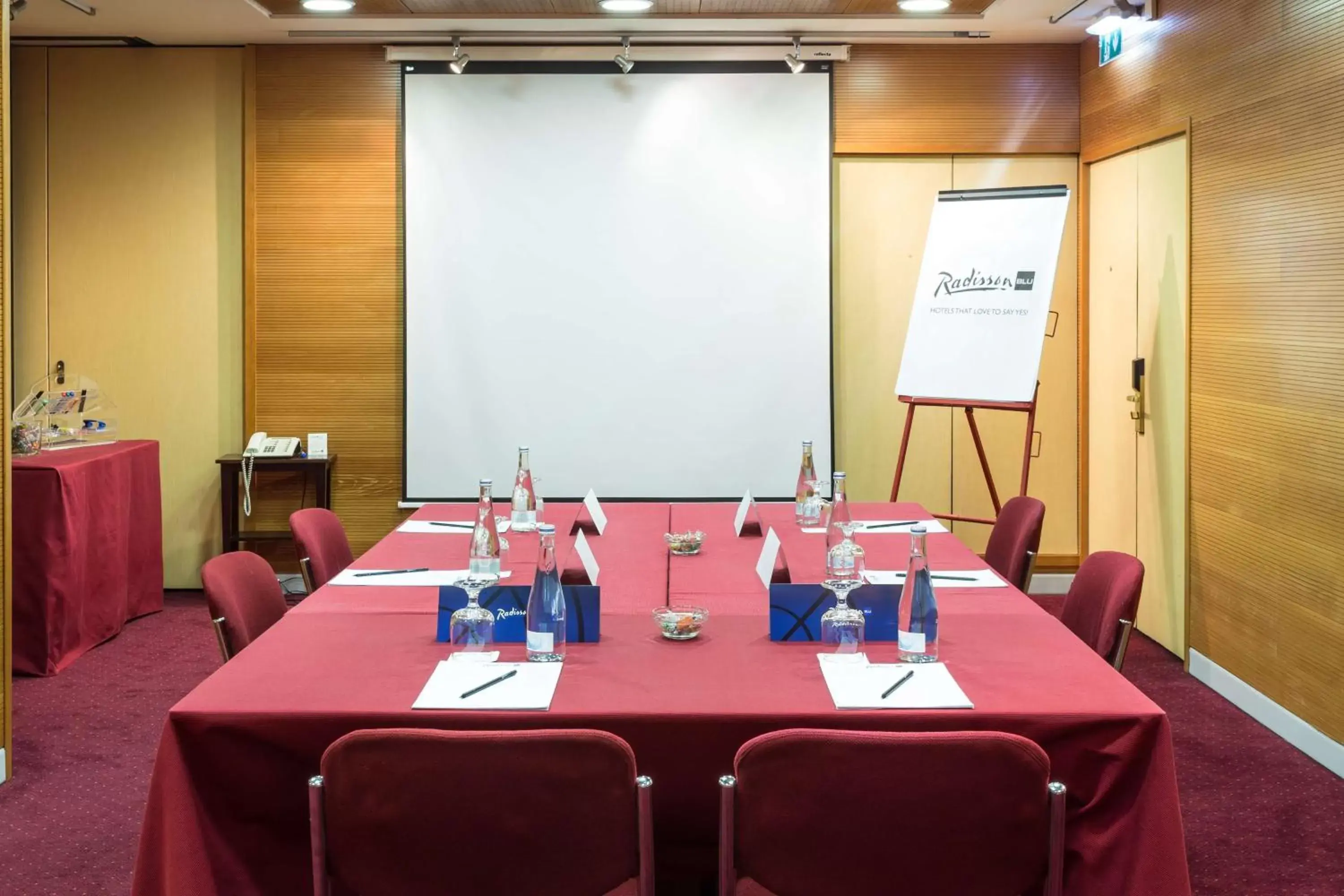 Meeting/conference room, Business Area/Conference Room in Radisson Blu Hotel Lisbon