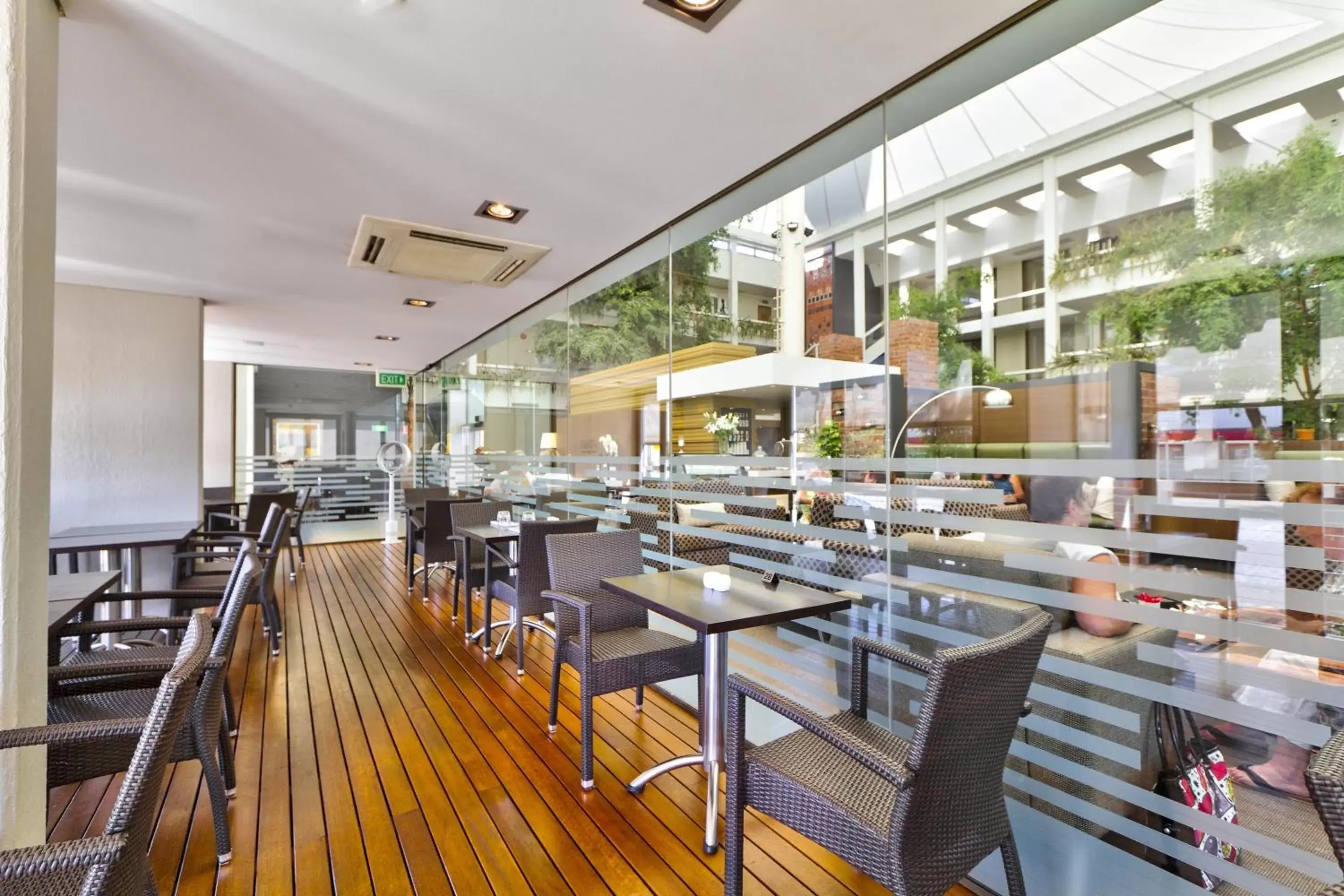 Restaurant/Places to Eat in Mantra Pavilion Hotel Wagga