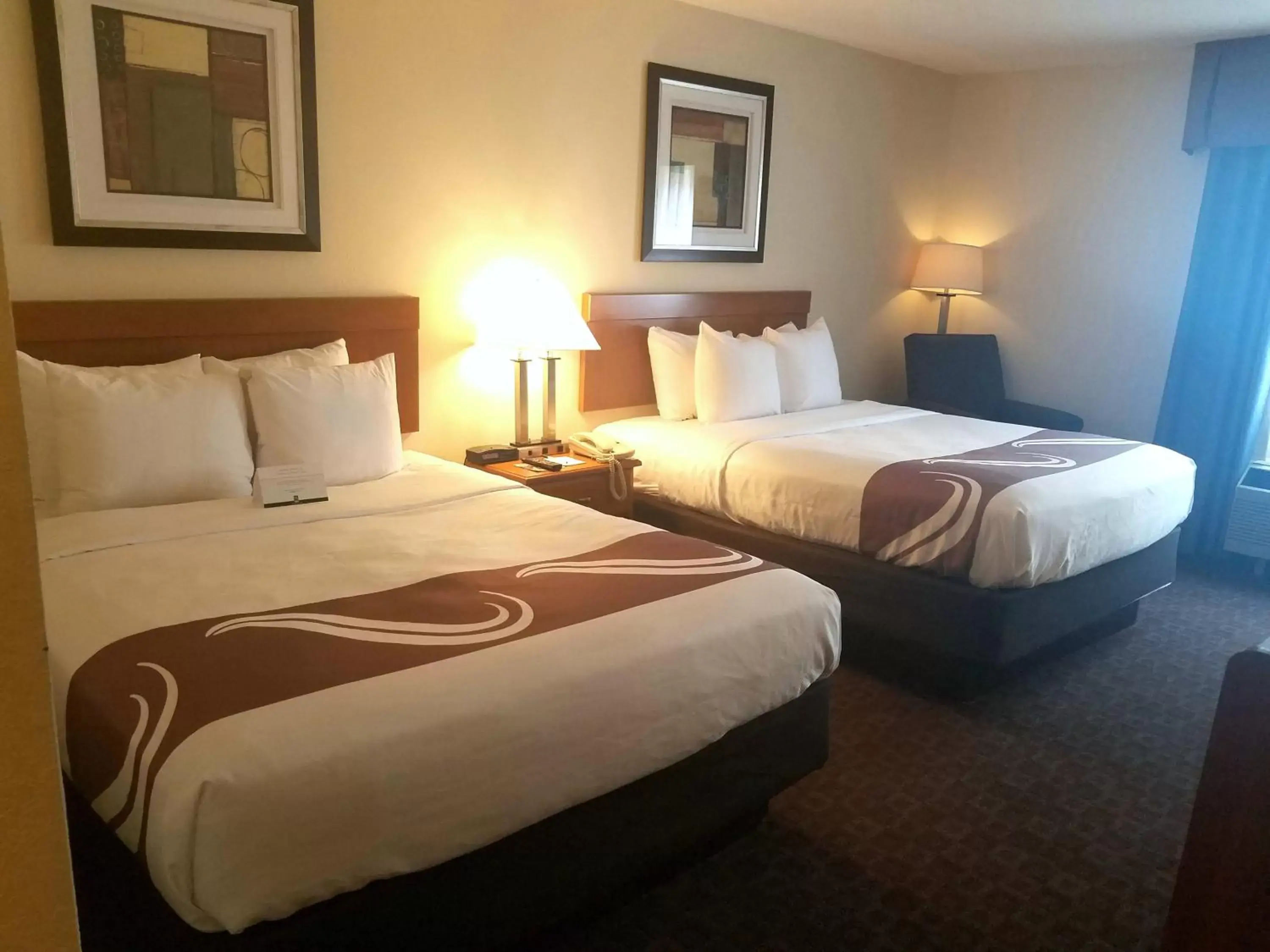 Queen Room with Two Queen Beds - Smoking in Quality Inn Morris I-80