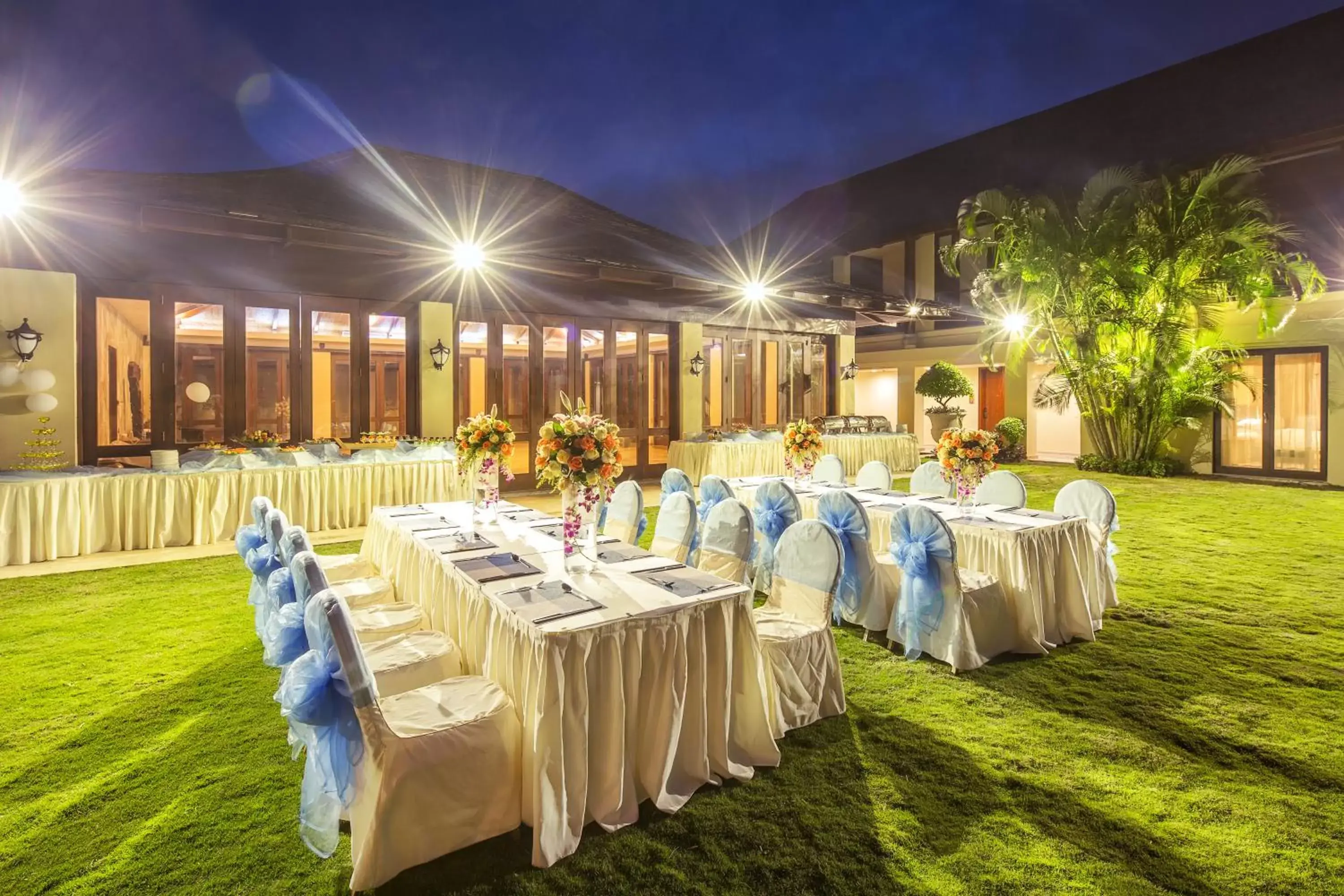 Banquet Facilities in Sanya Yalong Bay Villas & Spa