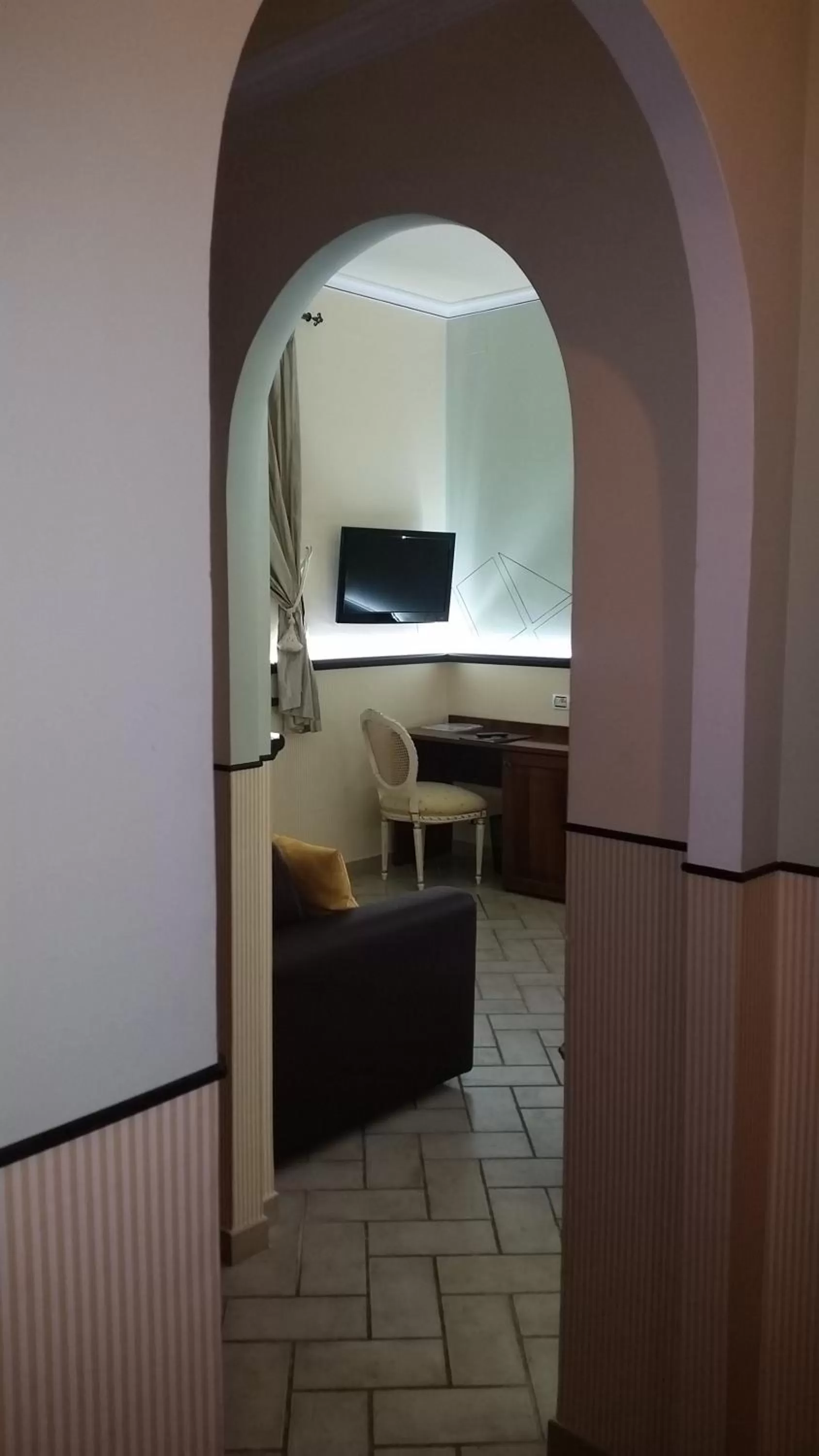 Decorative detail, Bed in Hotel Villa Degli Angeli