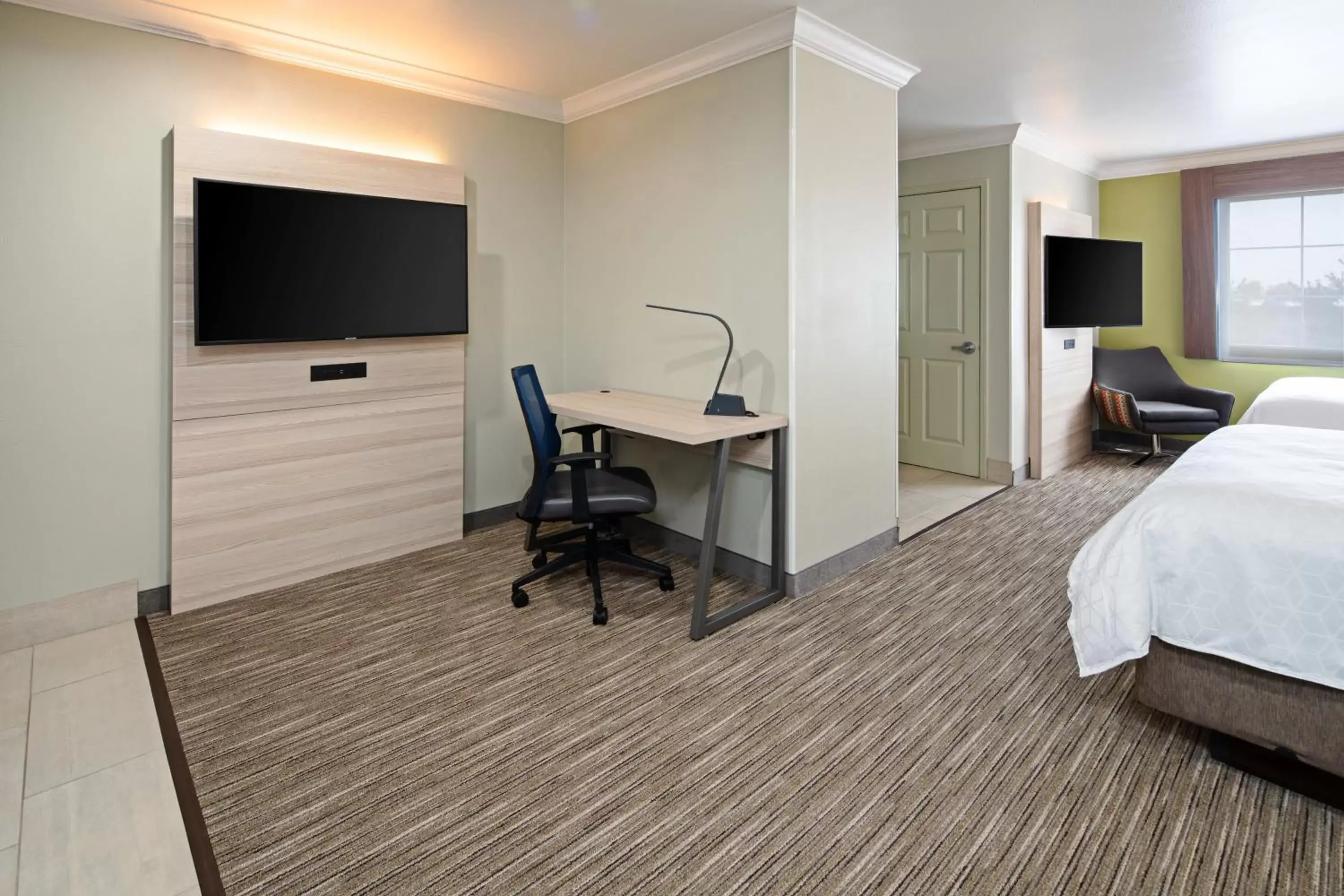 Photo of the whole room, Bed in Holiday Inn Express & Suites Watsonville by IHG Photo of the whole room, Bed in Holiday Inn Express & Suites Watsonville by IHG