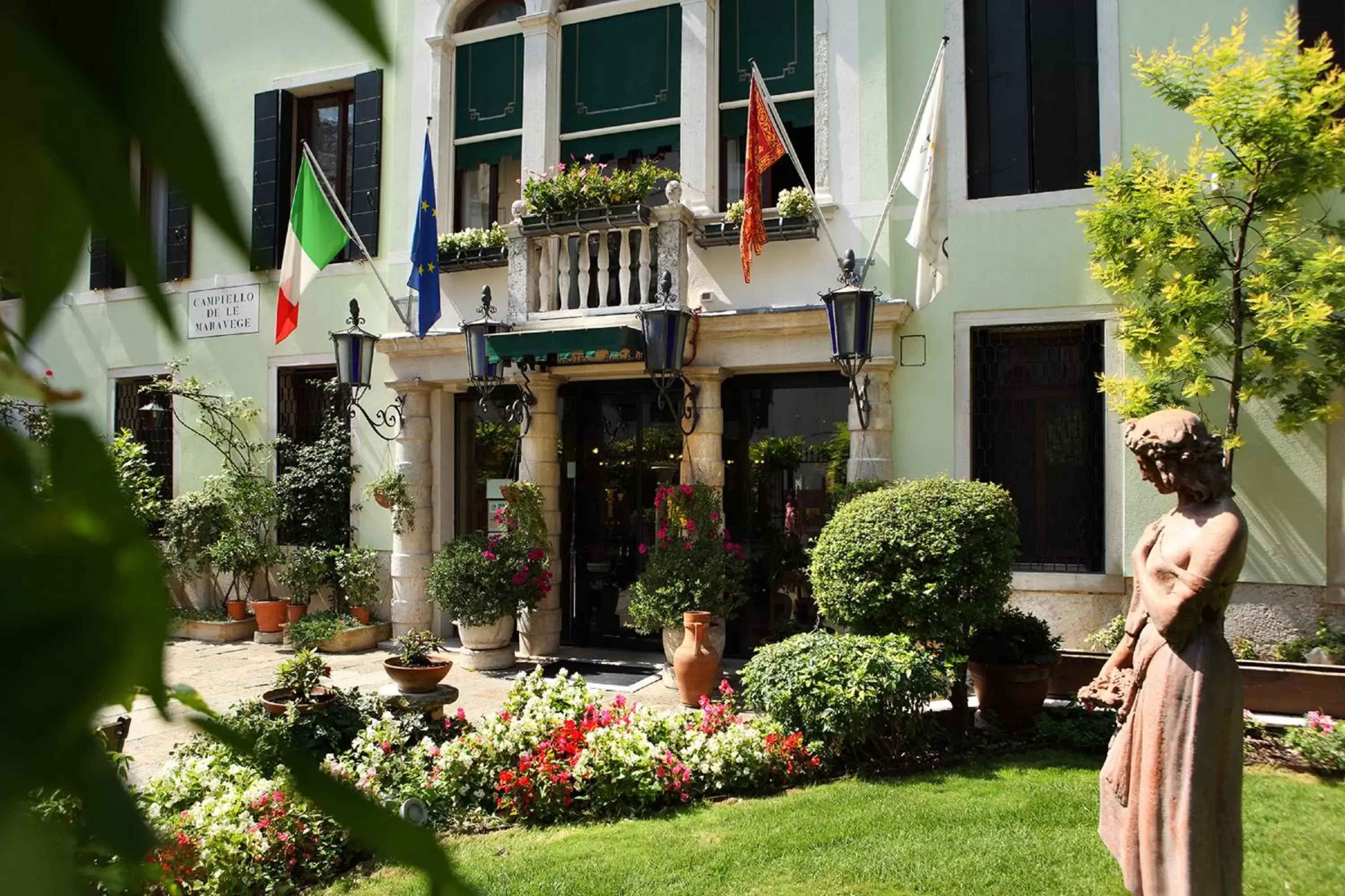 Garden view, Property Building in Pensione Accademia - Villa Maravege
