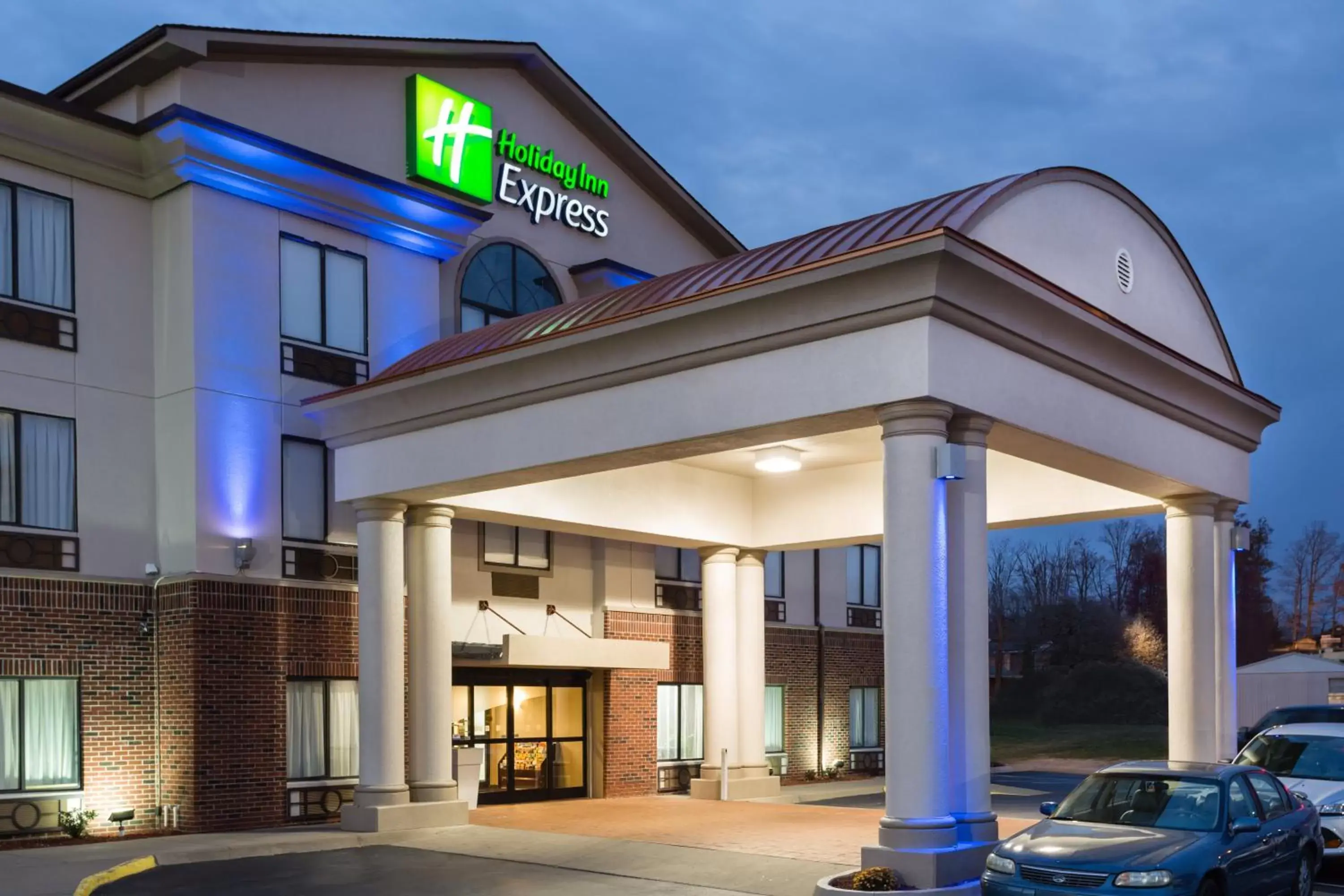 Property Building in Holiday Inn Express Princeton/I-77, an IHG Hotel