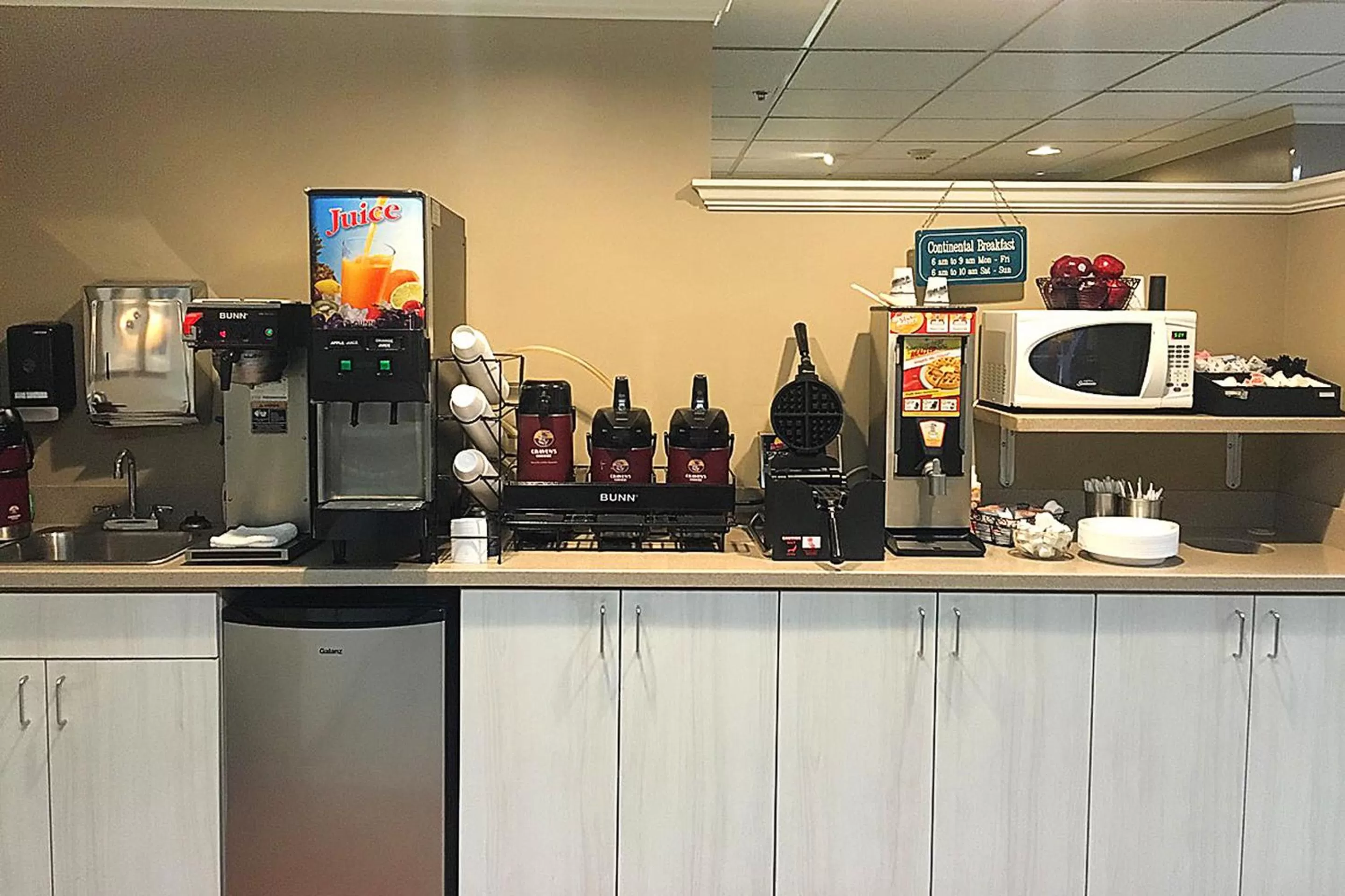 Food in Hilltop Inn by Riversage