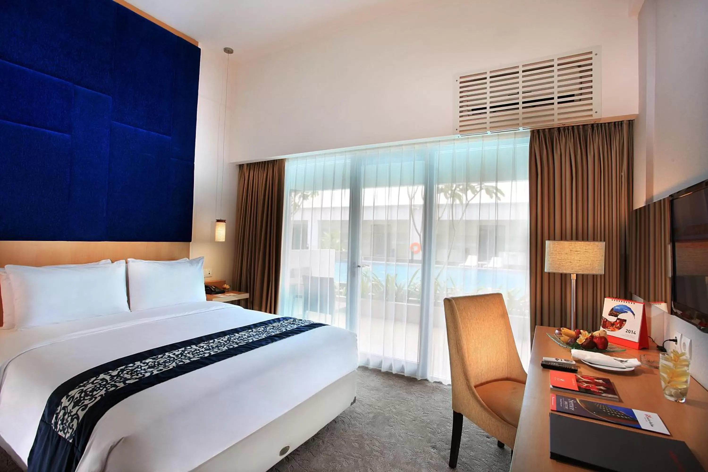 Photo of the whole room, Bed in Swiss-Belinn Malang