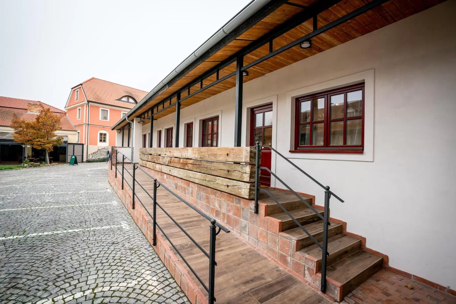 Property building in Hotel Dvur Hoffmeister