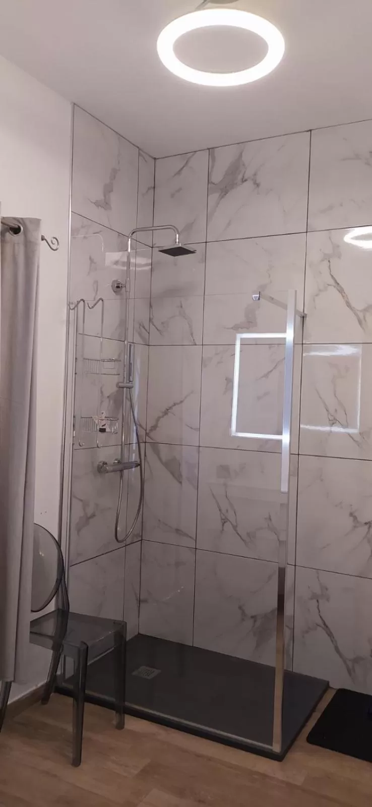 Shower in "La Selvetta" bed and breakfast