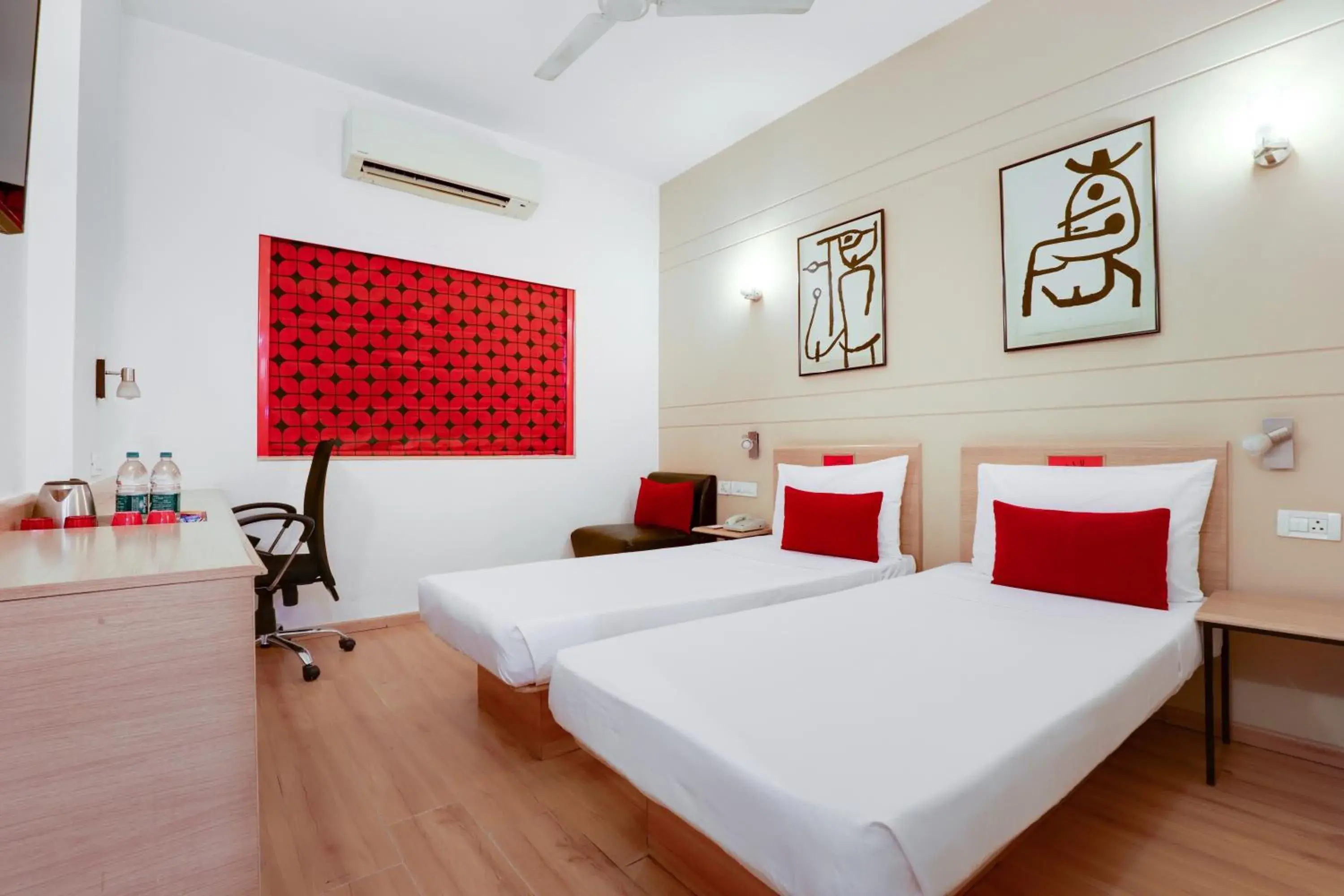 Bed in Red Fox Hotel, East Delhi