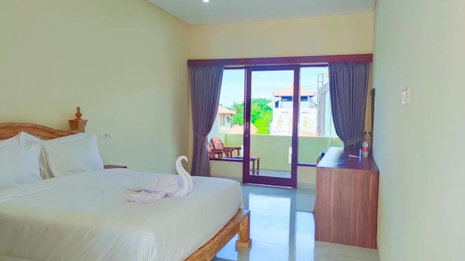 Bed in THE LAVIANA HOTEL Bed in THE LAVIANA HOTEL