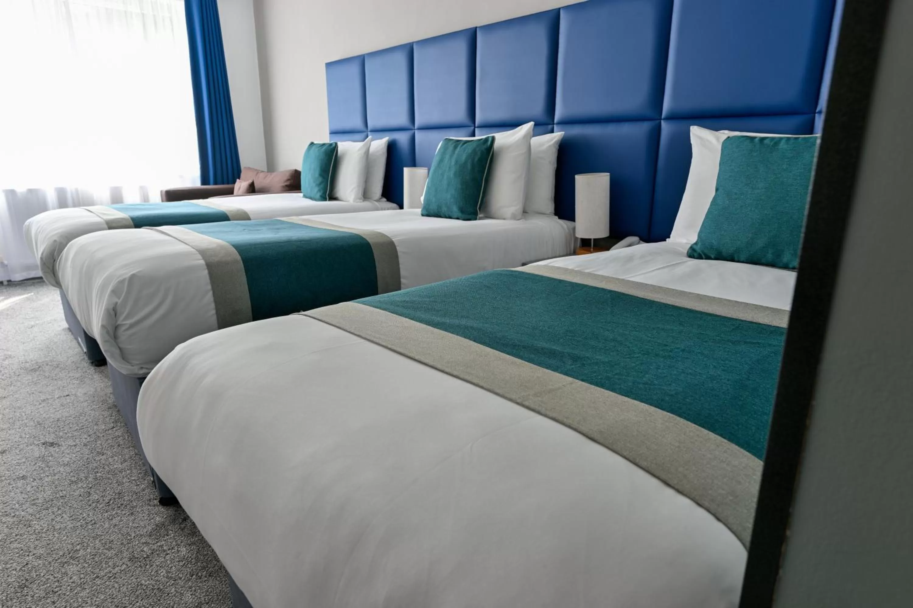 Bedroom, Bed in Kensington Court Hotel - Earls Court