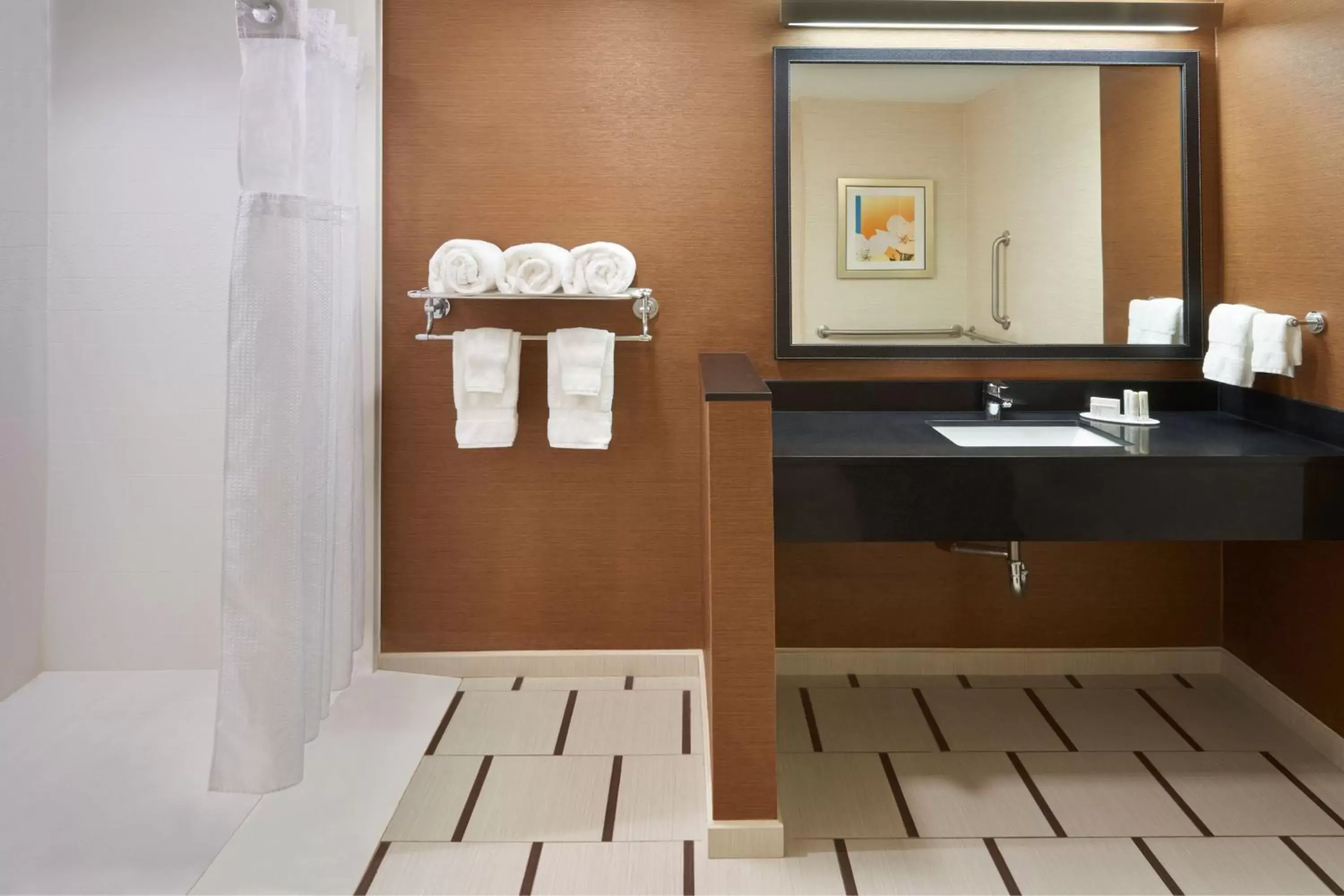 Bathroom in Fairfield Inn & Suites by Marriott Barrie