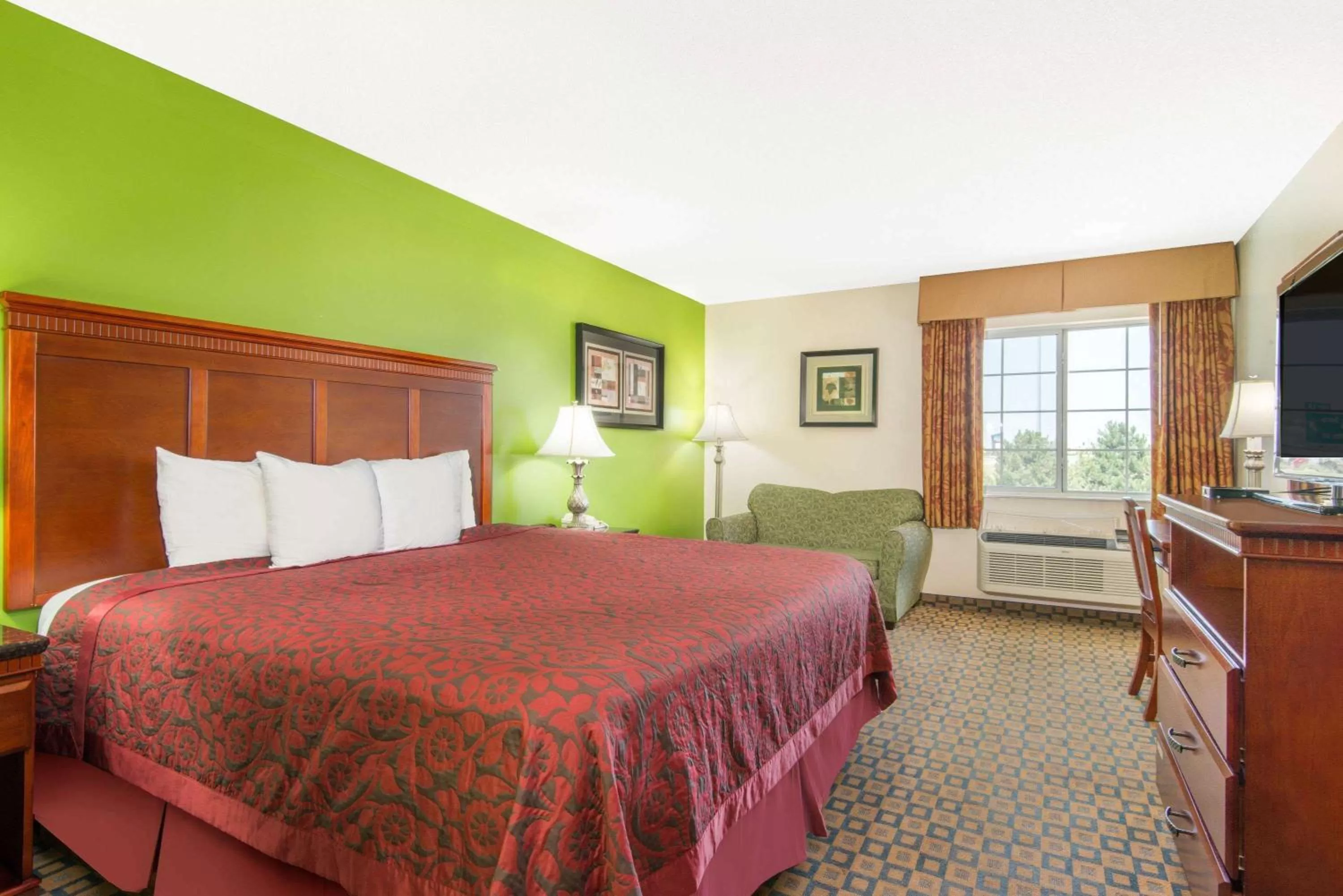 Photo of the whole room, Bed in Days Inn & Suites by Wyndham Wichita