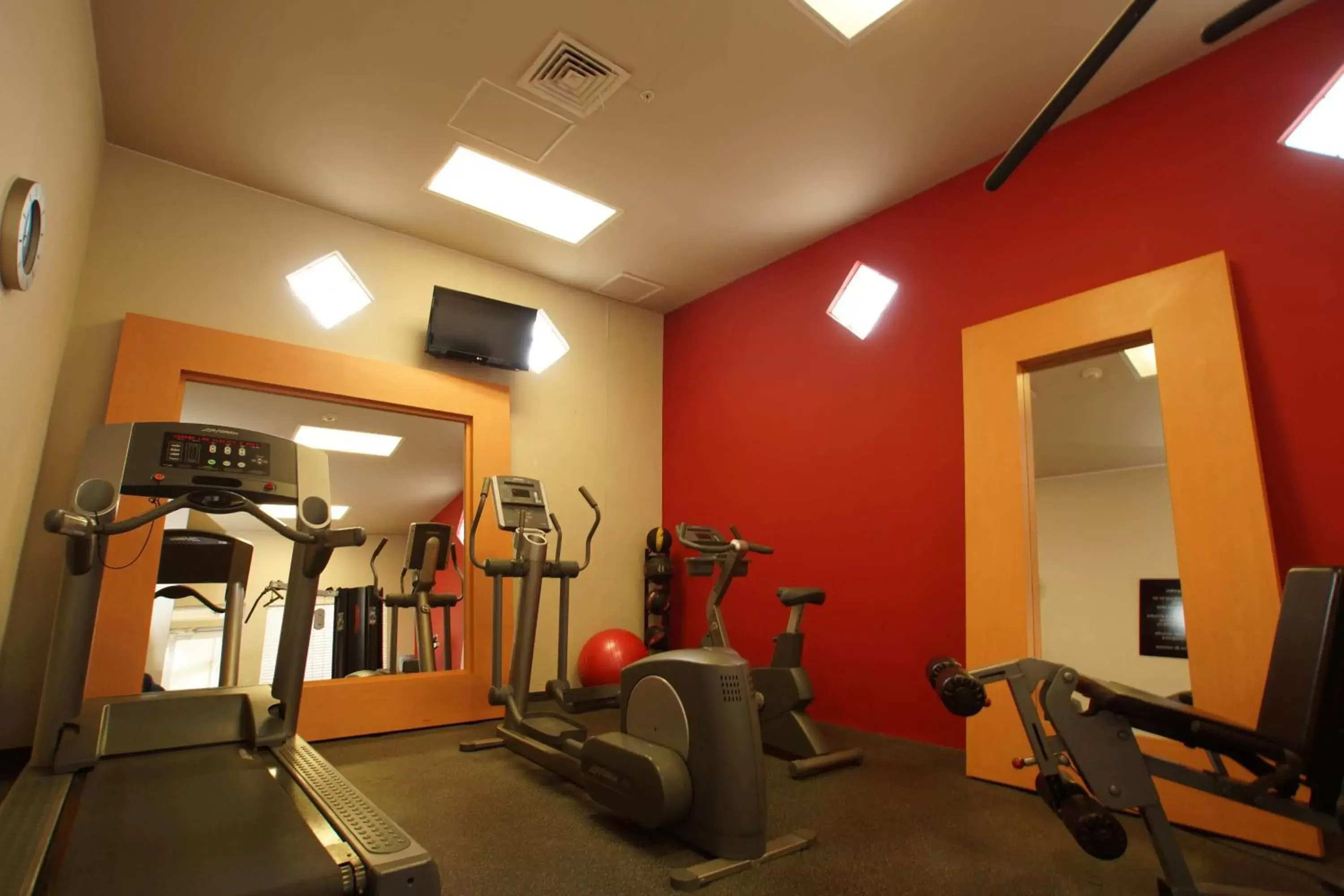 Fitness centre/facilities, Fitness Center/Facilities in Hampton Inn Tampico Airport