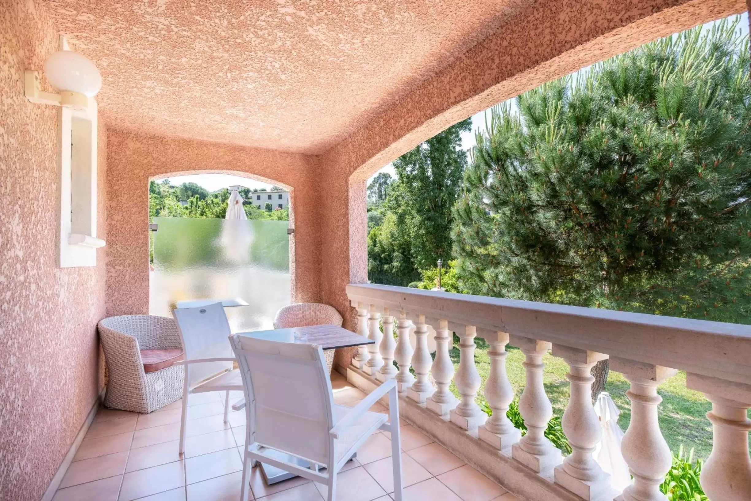 Balcony/Terrace in Les Bastides Saint Paul