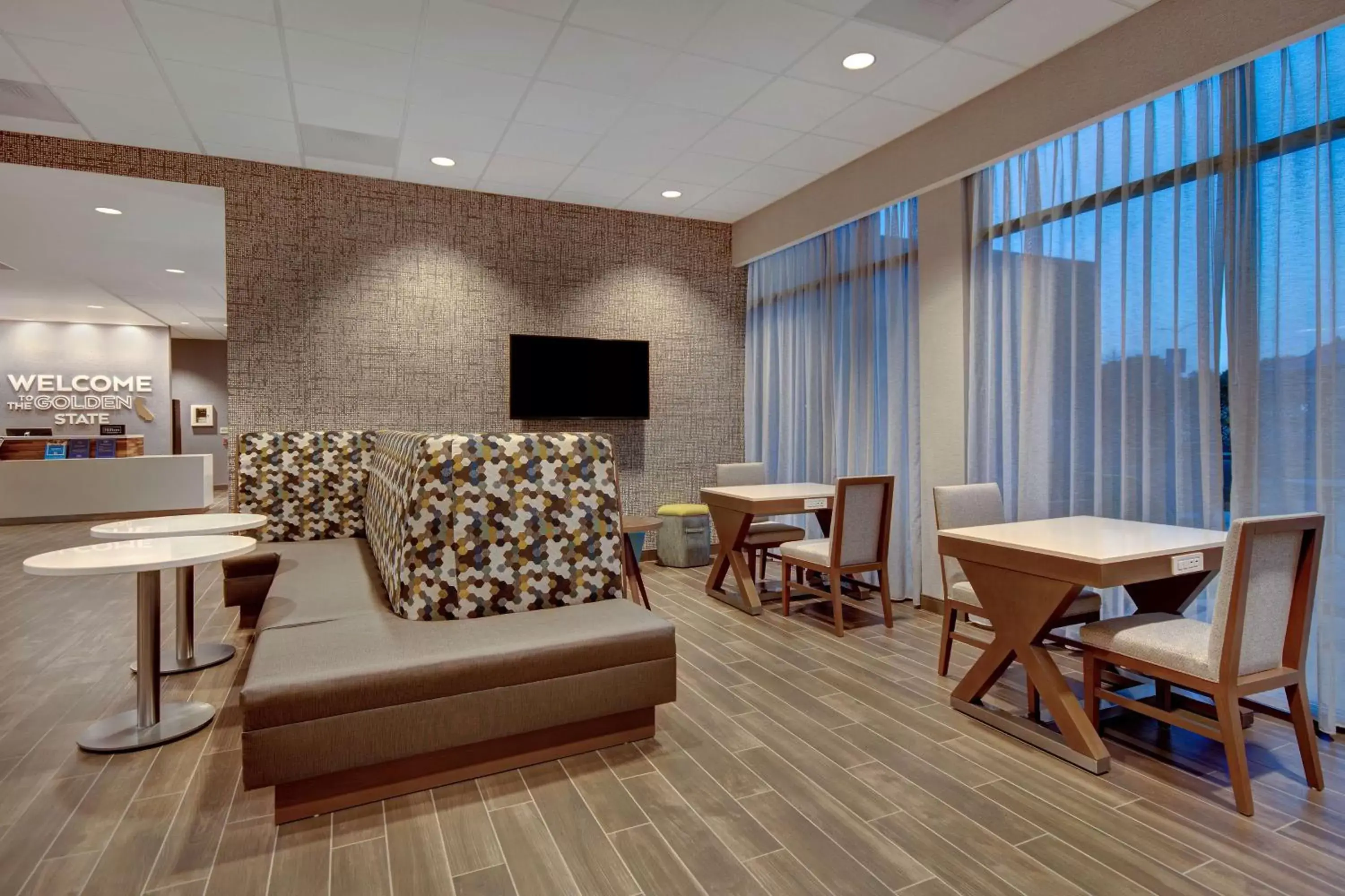 Lobby or reception, Seating Area in Hampton Inn & Suites Sunnyvale-Silicon Valley, Ca