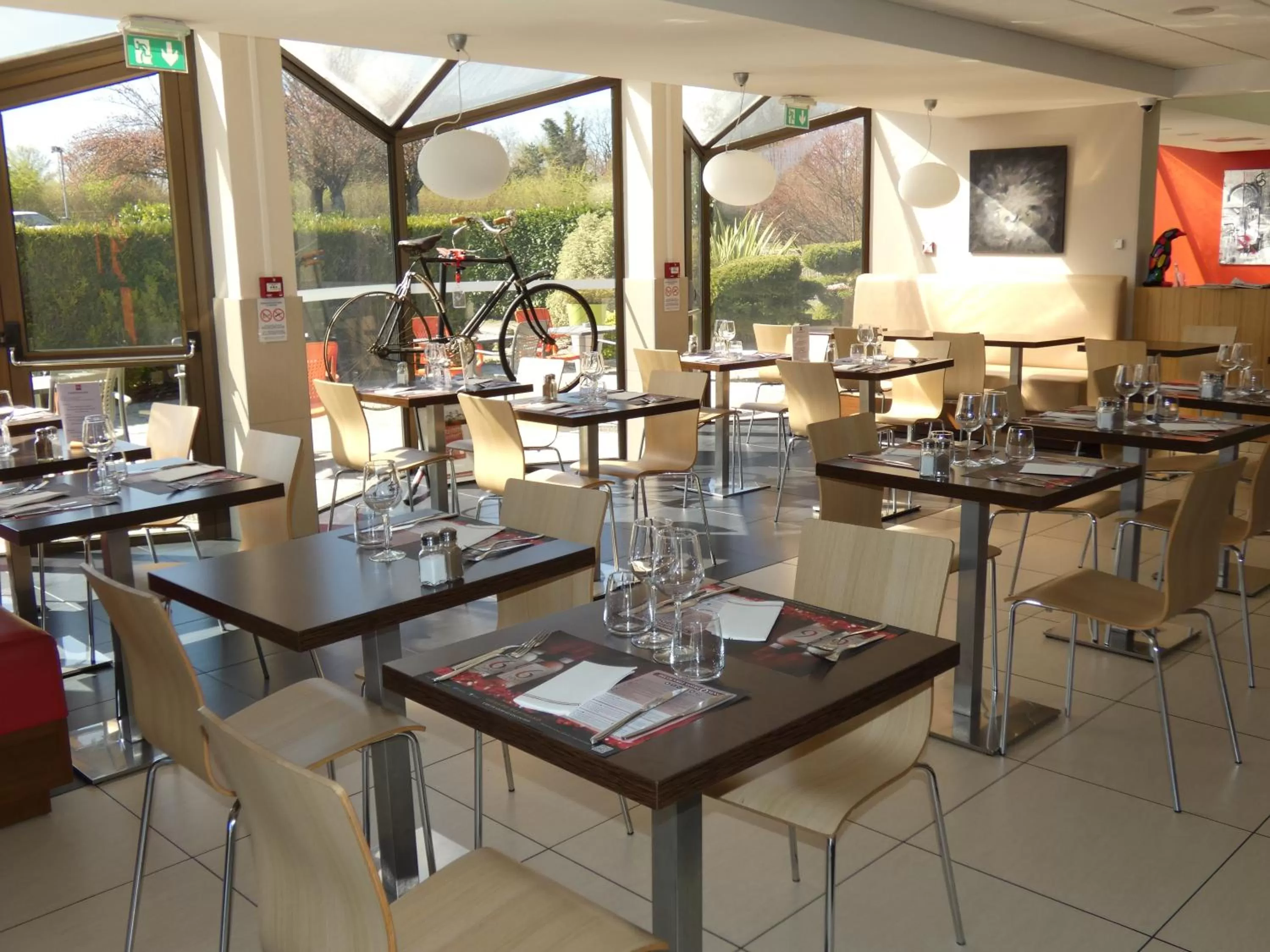 Restaurant/places to eat in ibis Saintes