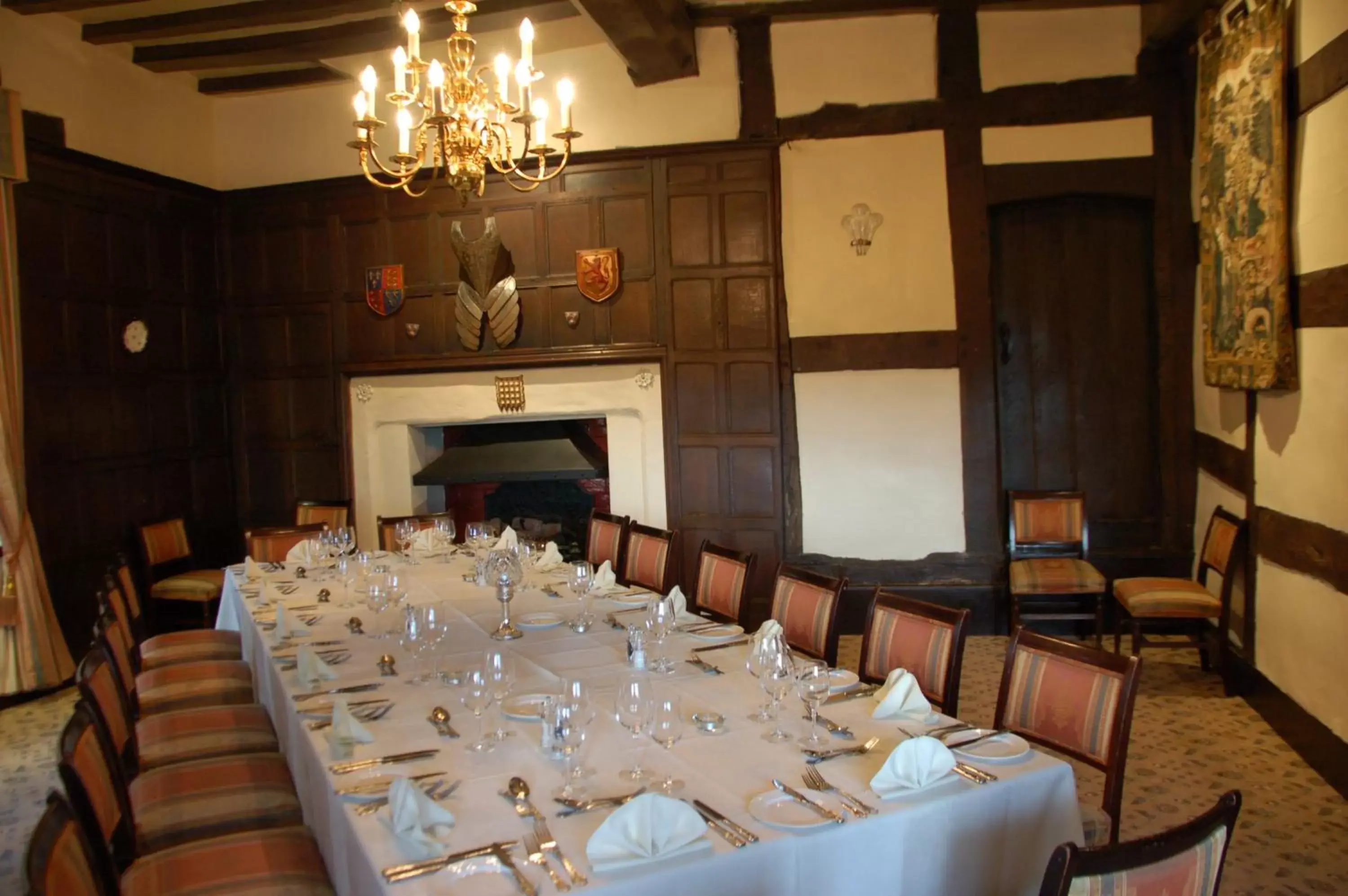 Restaurant/Places to Eat in Albright Hussey Manor