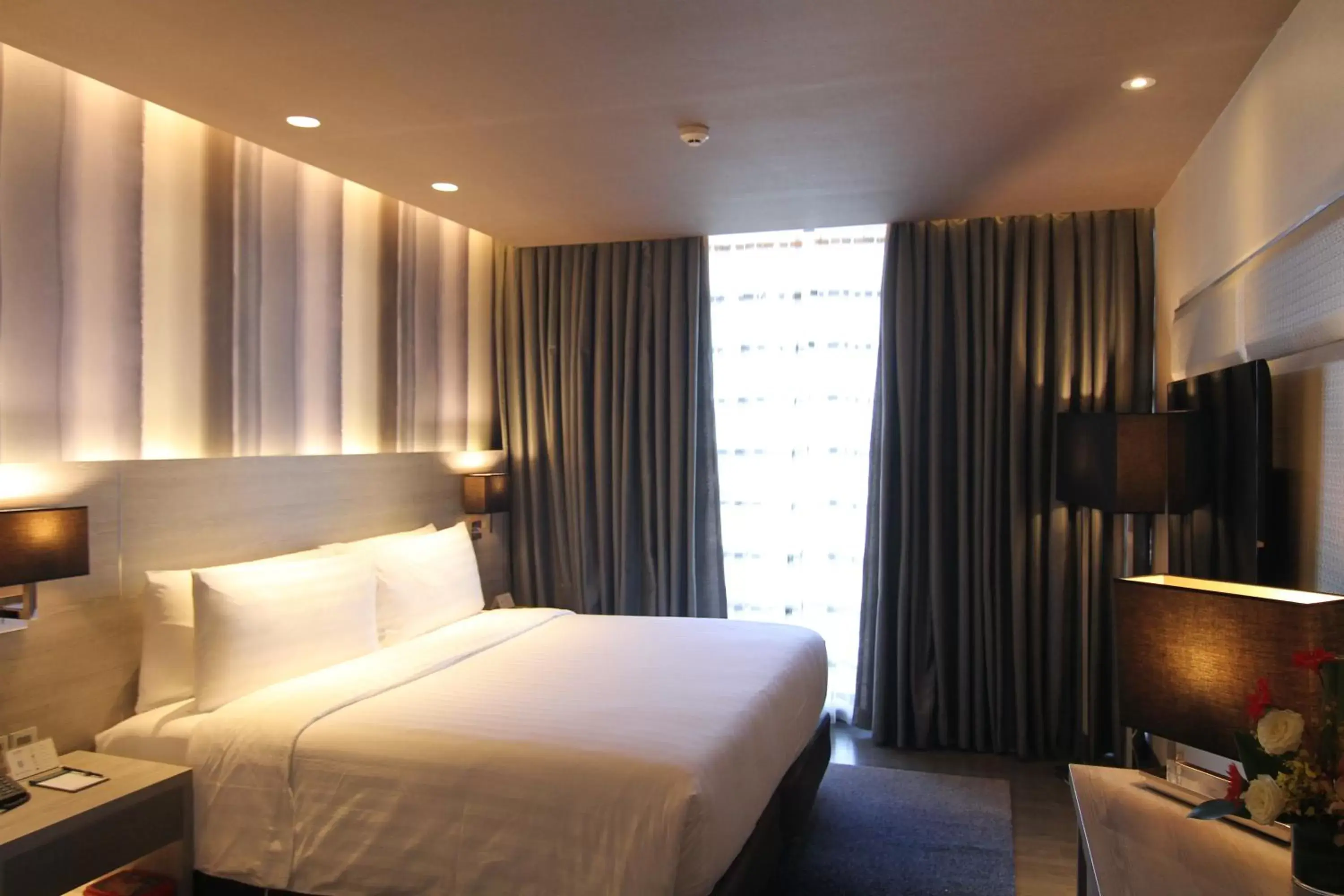 Photo of the whole room, Bed in bai Hotel Cebu