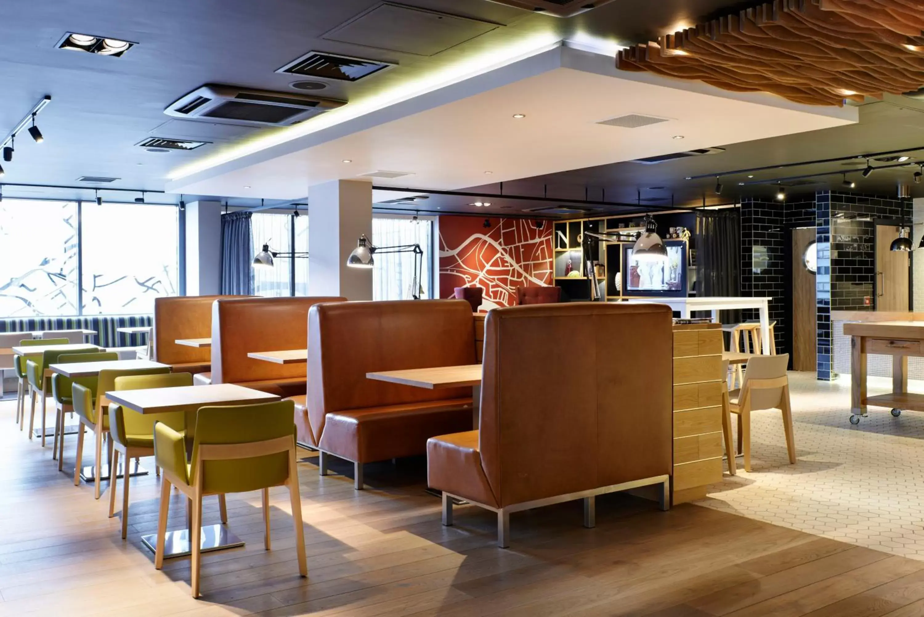 Restaurant/places to eat, Lounge/Bar in Holiday Inn London Brentford Lock, an IHG Hotel