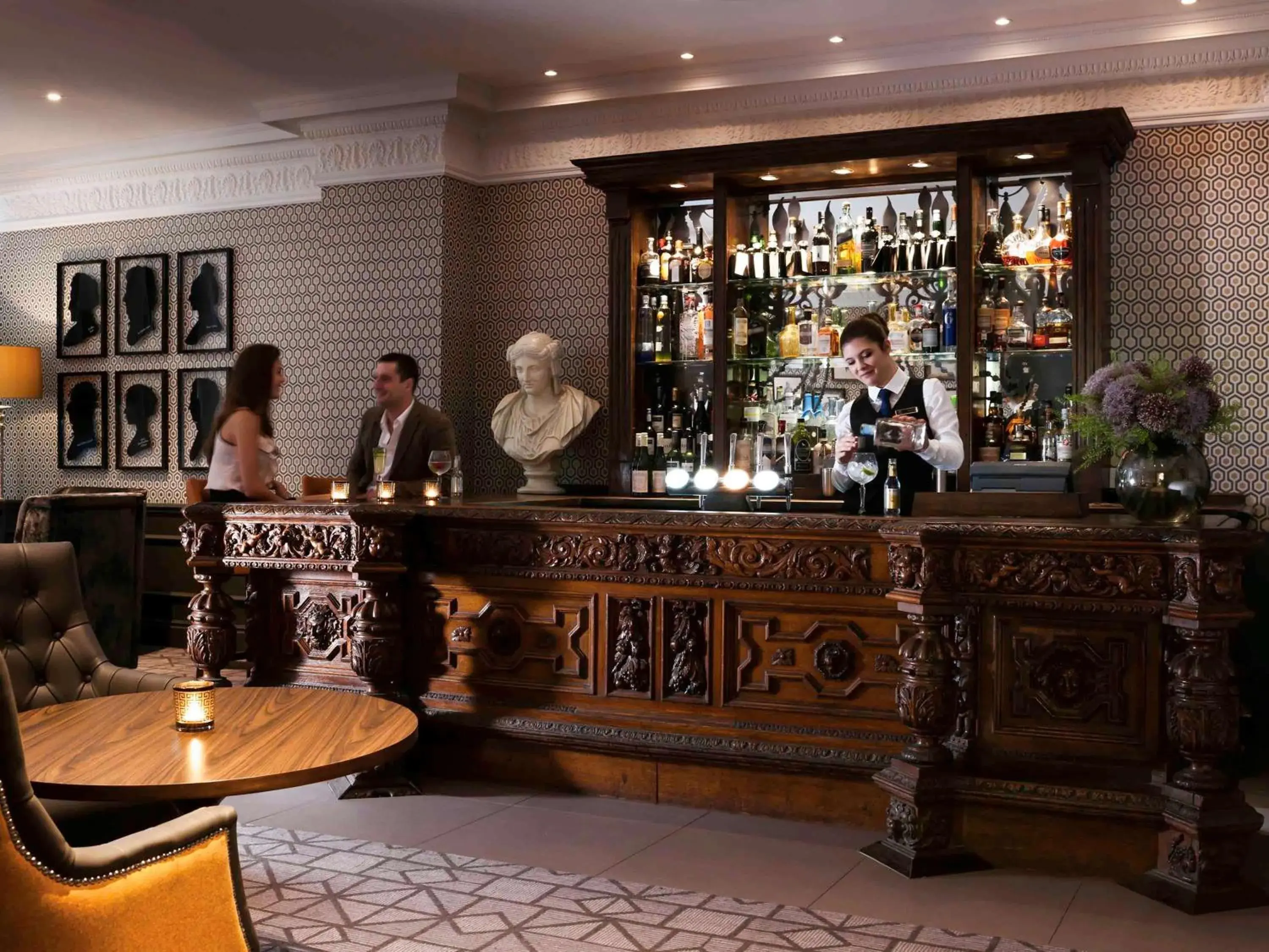 Lounge or bar in Queens Hotel Cheltenham
