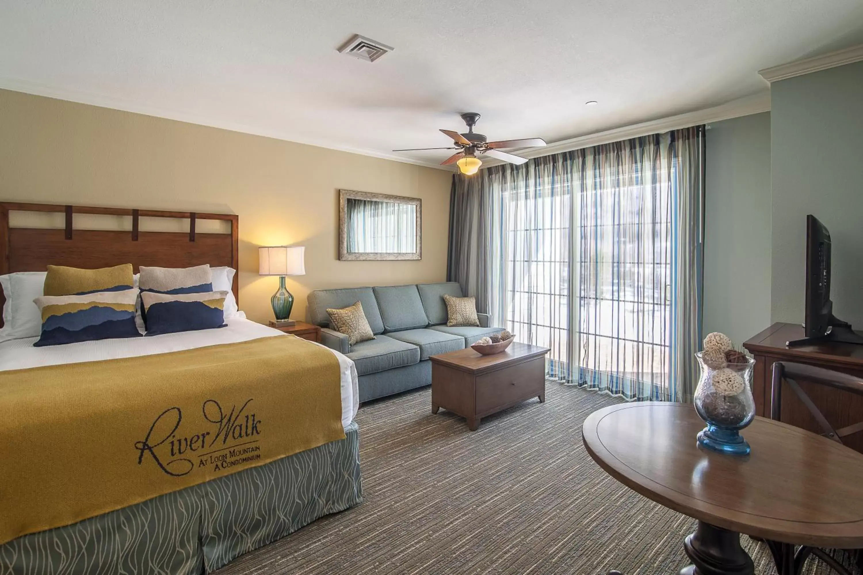 Bed, Room Photo in RiverWalk Resort at Loon Mountain