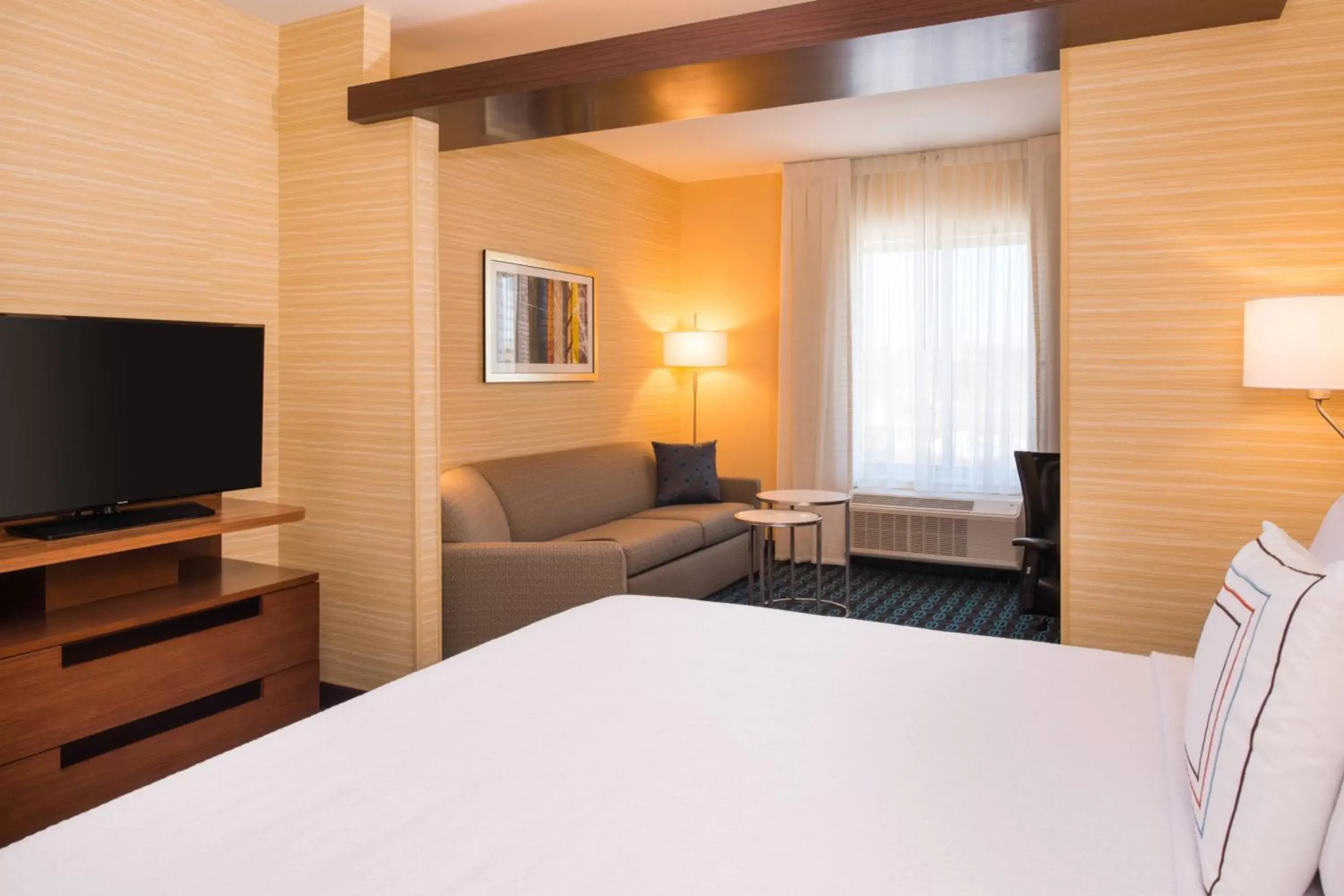 Bedroom, Bed in Fairfield Inn & Suites by Marriott Akron Stow