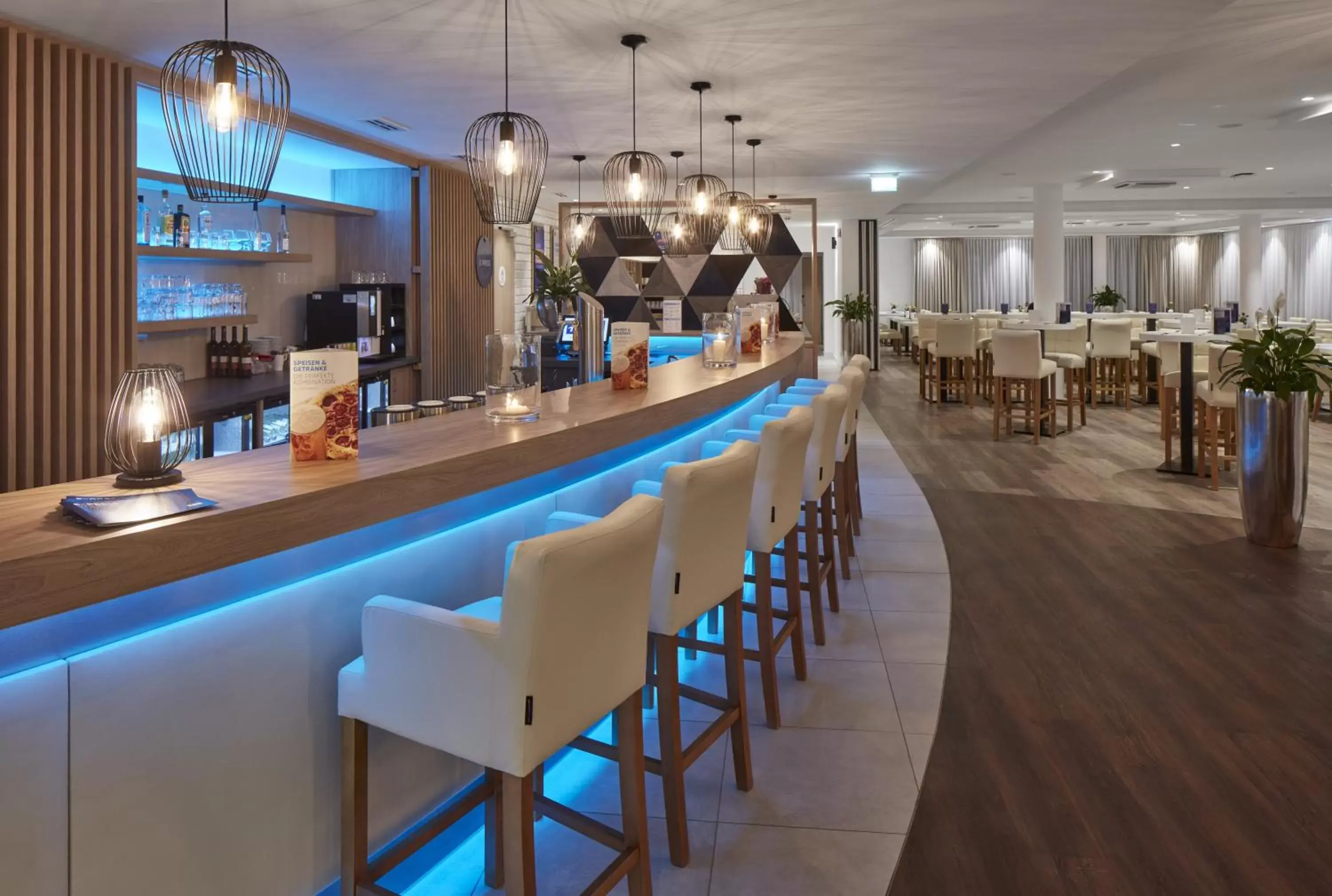 Lounge or bar, Lounge/Bar in Holiday Inn Express - Merzig, an IHG Hotel