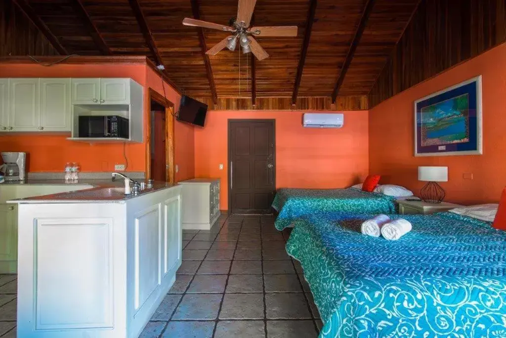 Kitchen/Kitchenette in Beach Break Resort