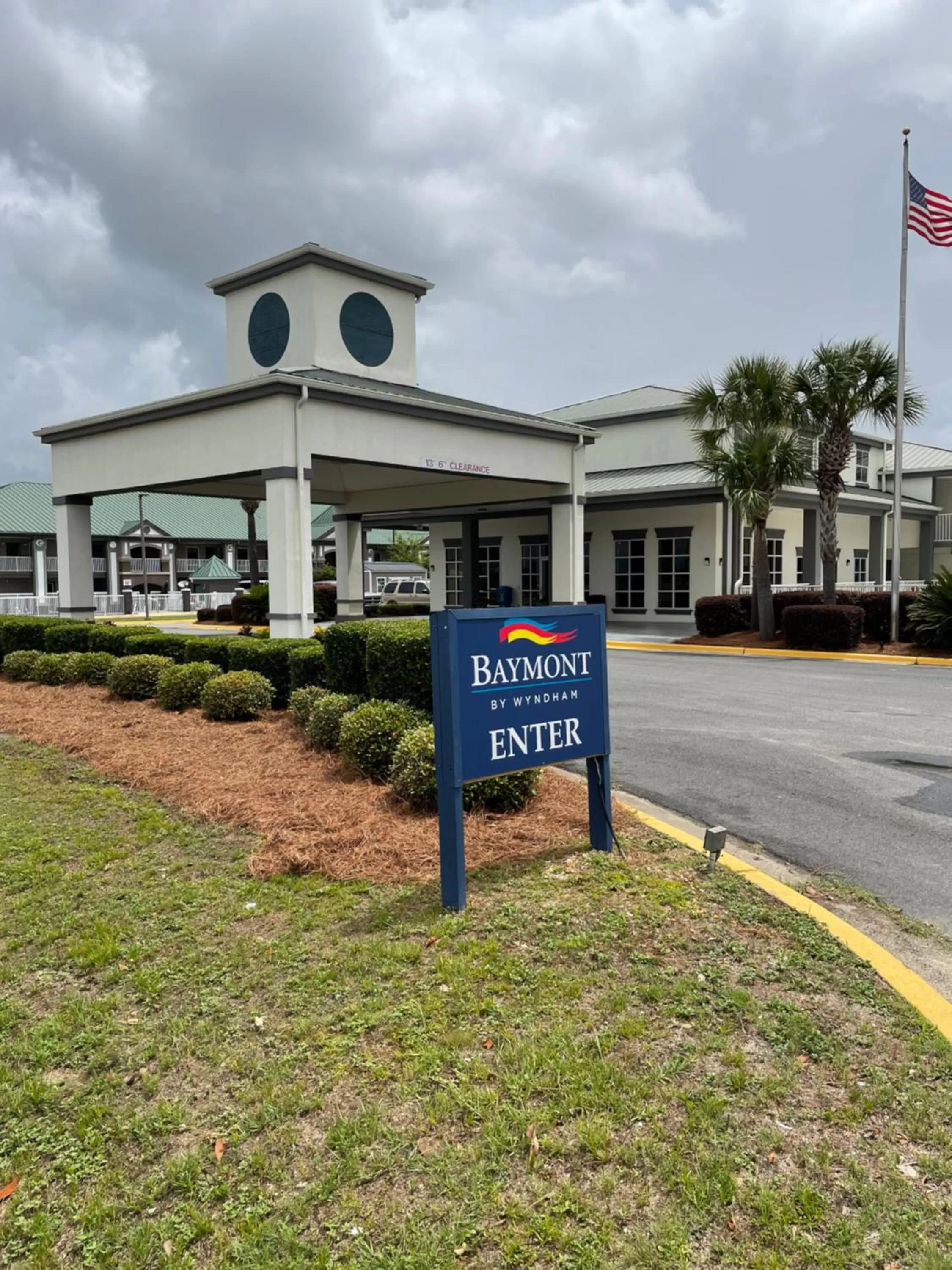 Property building in Baymont by Wyndham Marianna