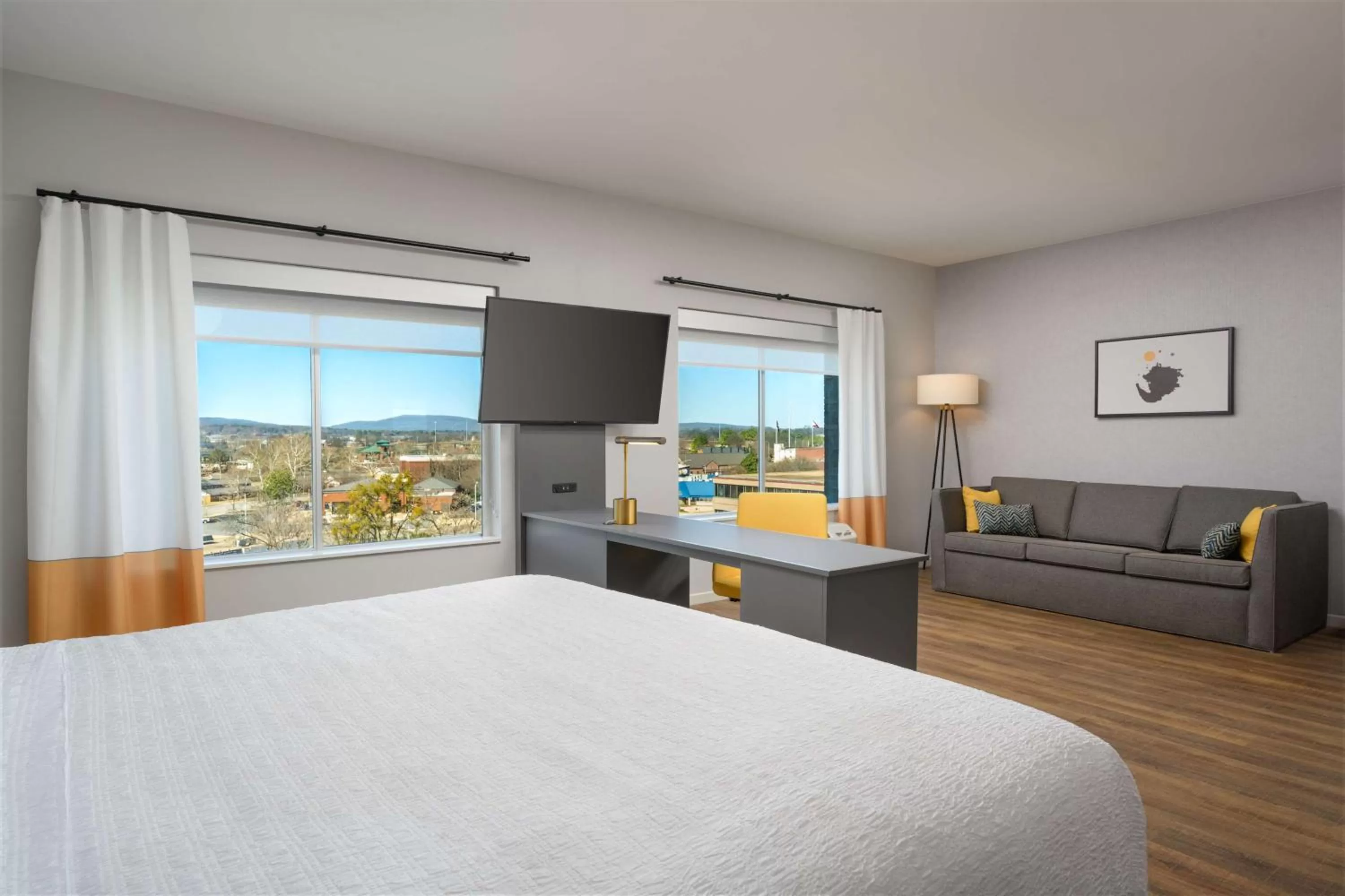 Bedroom, Bed in Hampton Inn & Suites Huntsville Downtown, Al