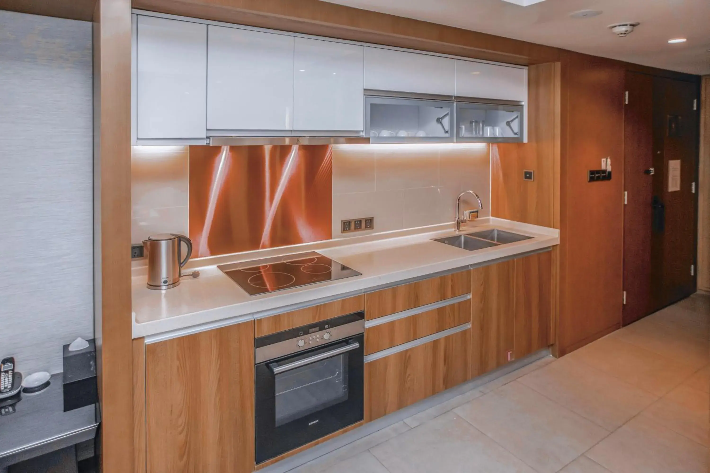 Kitchen/Kitchenette in Somerset Swan Lake Hefei