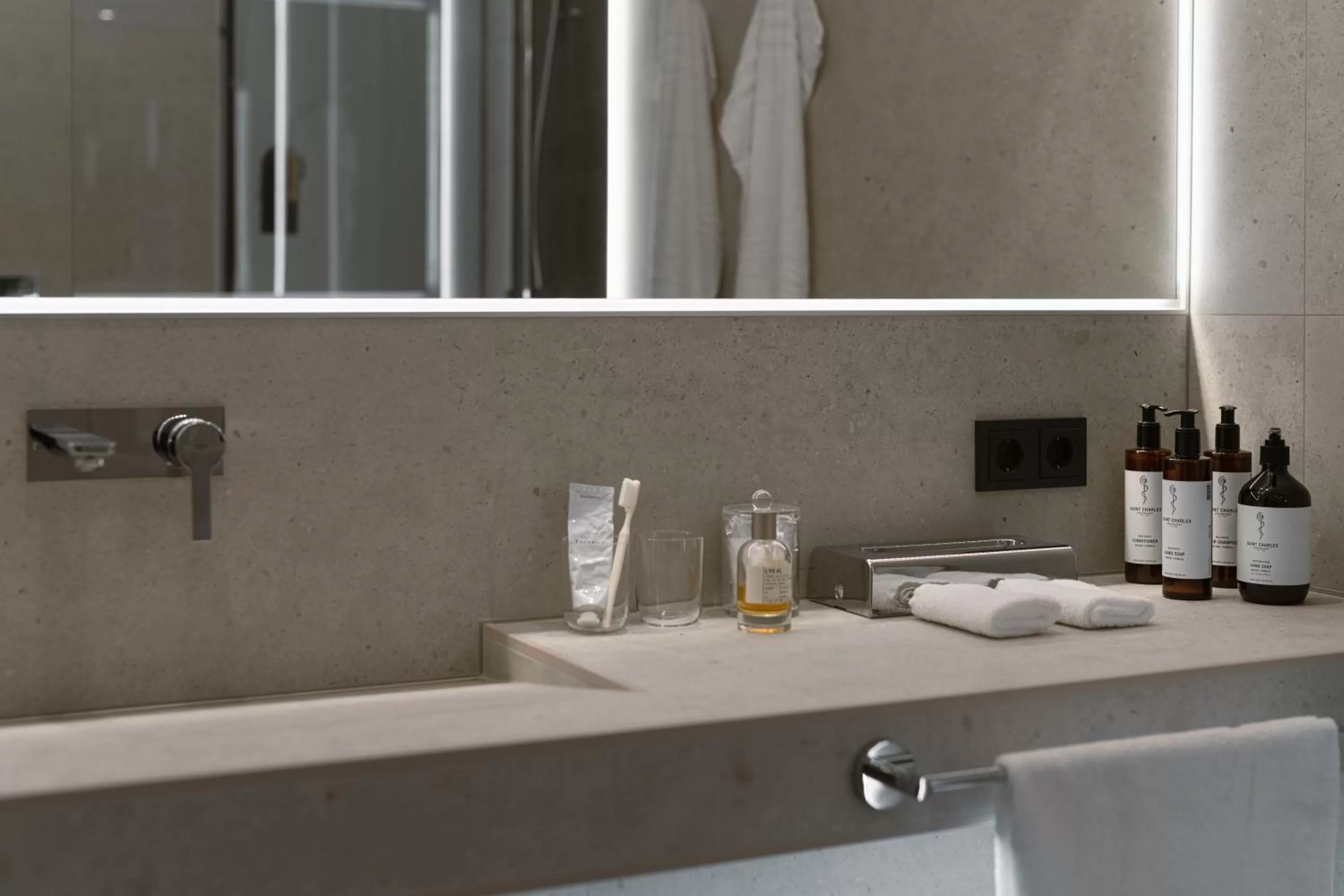 Bathroom in Hotel VierJahreszeiten am Seilersee