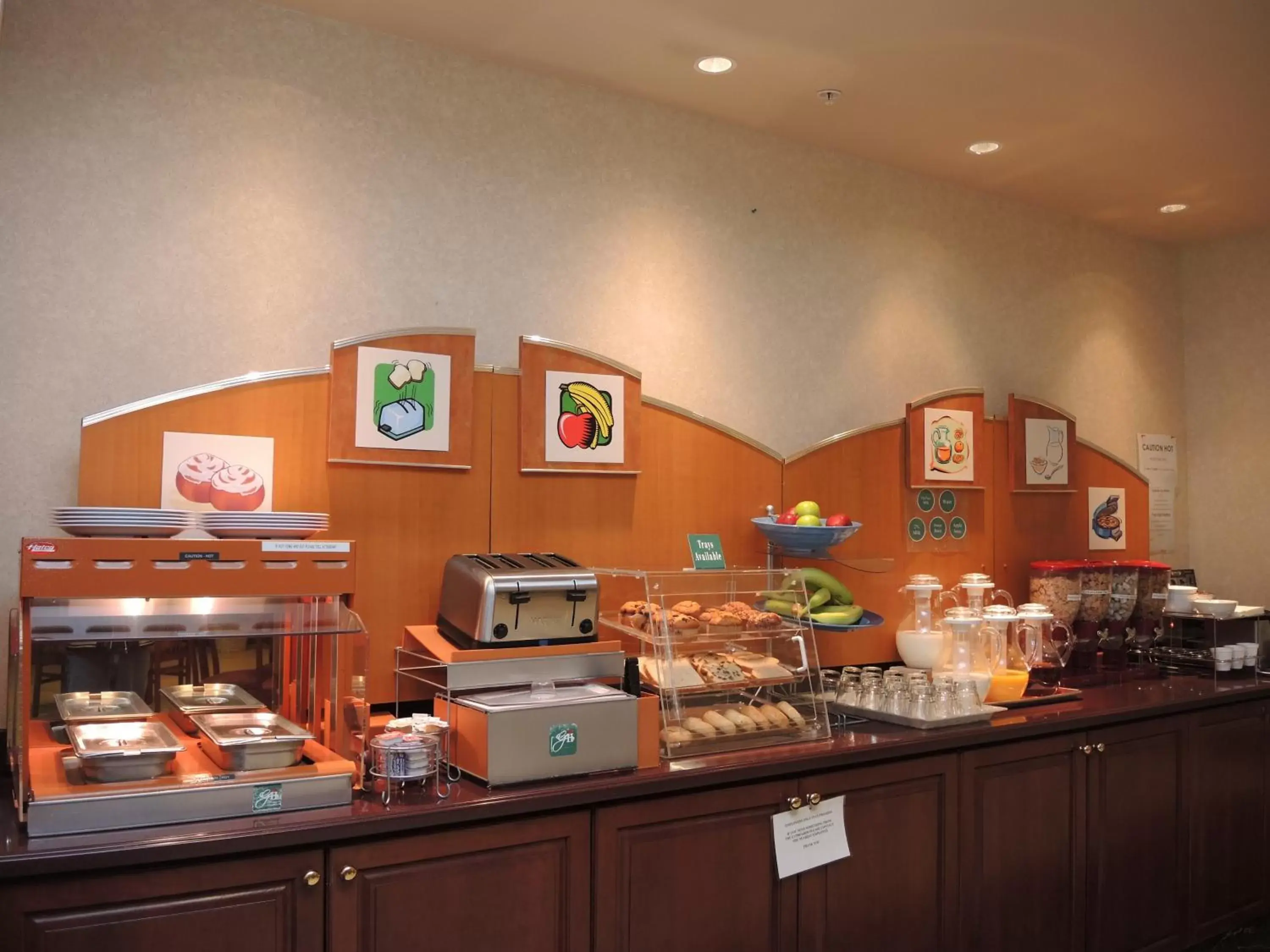 Restaurant/Places to Eat in Evergreen Inn & Suites