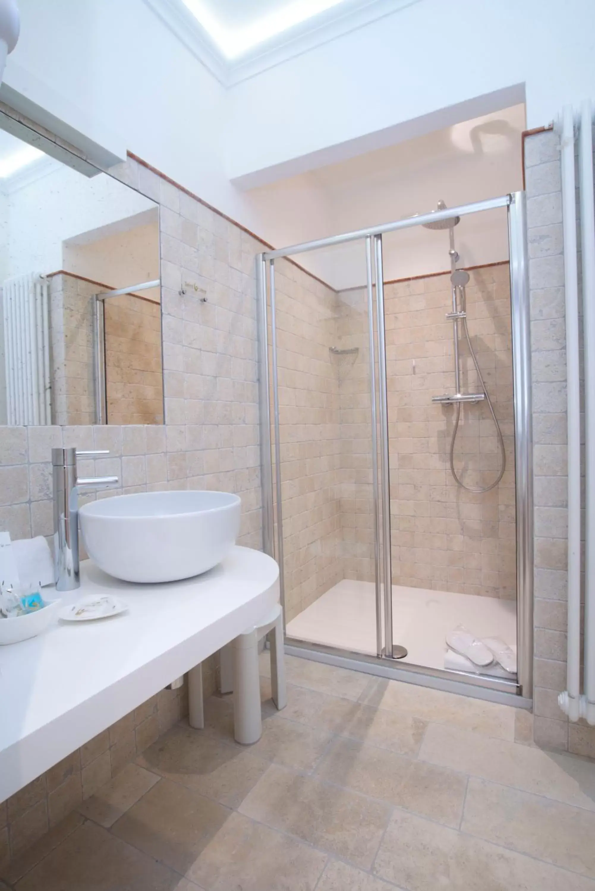 Bathroom in Design Suite Tirano