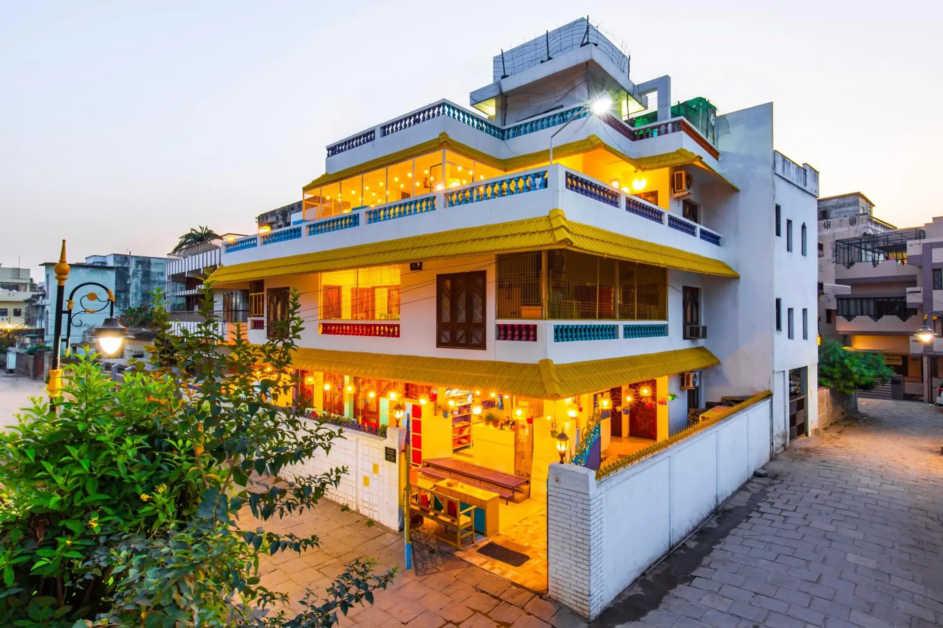 Property Building in goSTOPS Varanasi - Rooms & Dorms