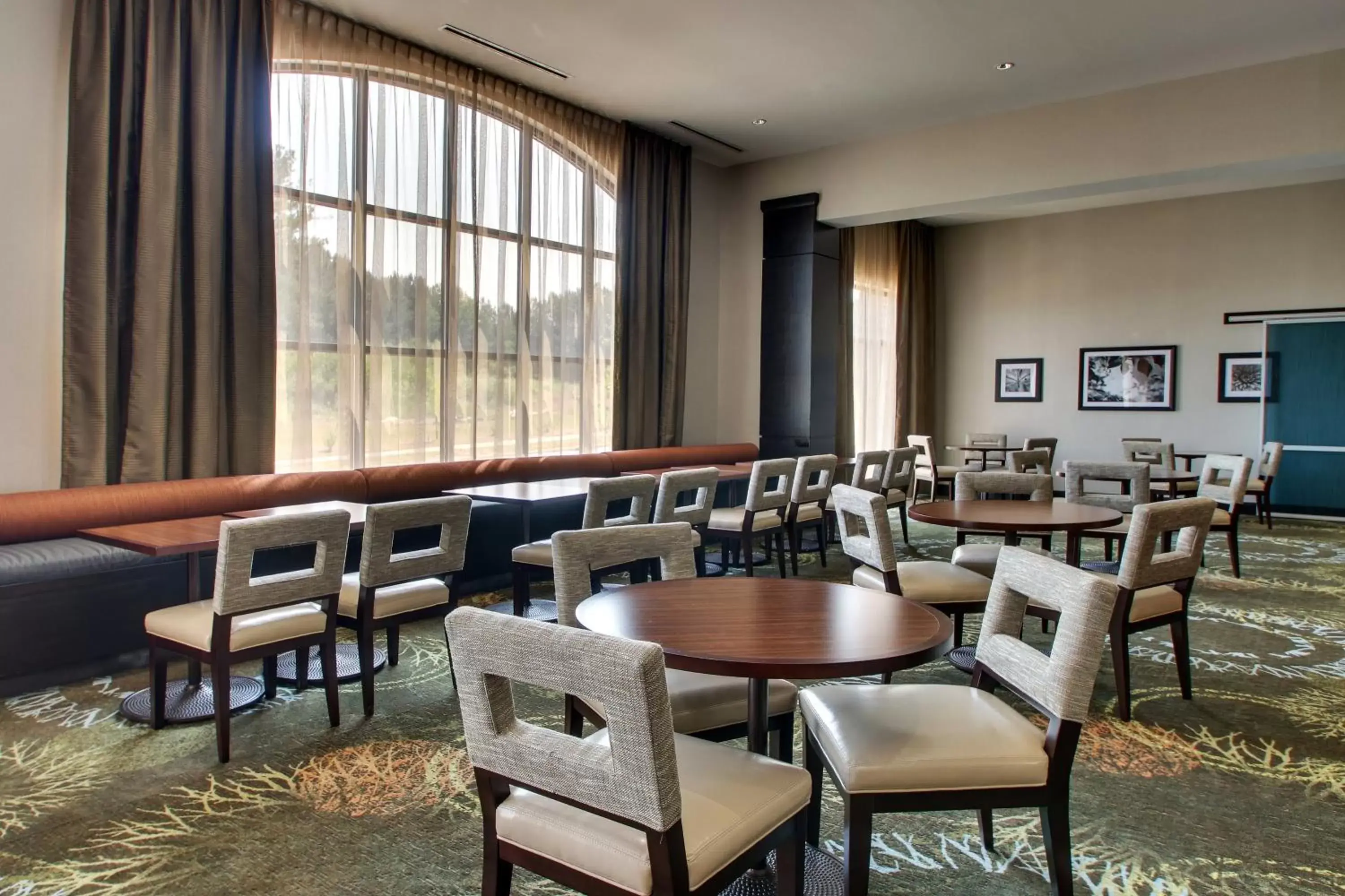 Breakfast, Restaurant/Places to Eat in Staybridge Suites - Rock Hill, an IHG Hotel