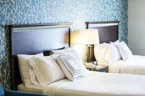 Bedroom, Bed in Fairfield Inn & Suites by Marriott Toronto Airport