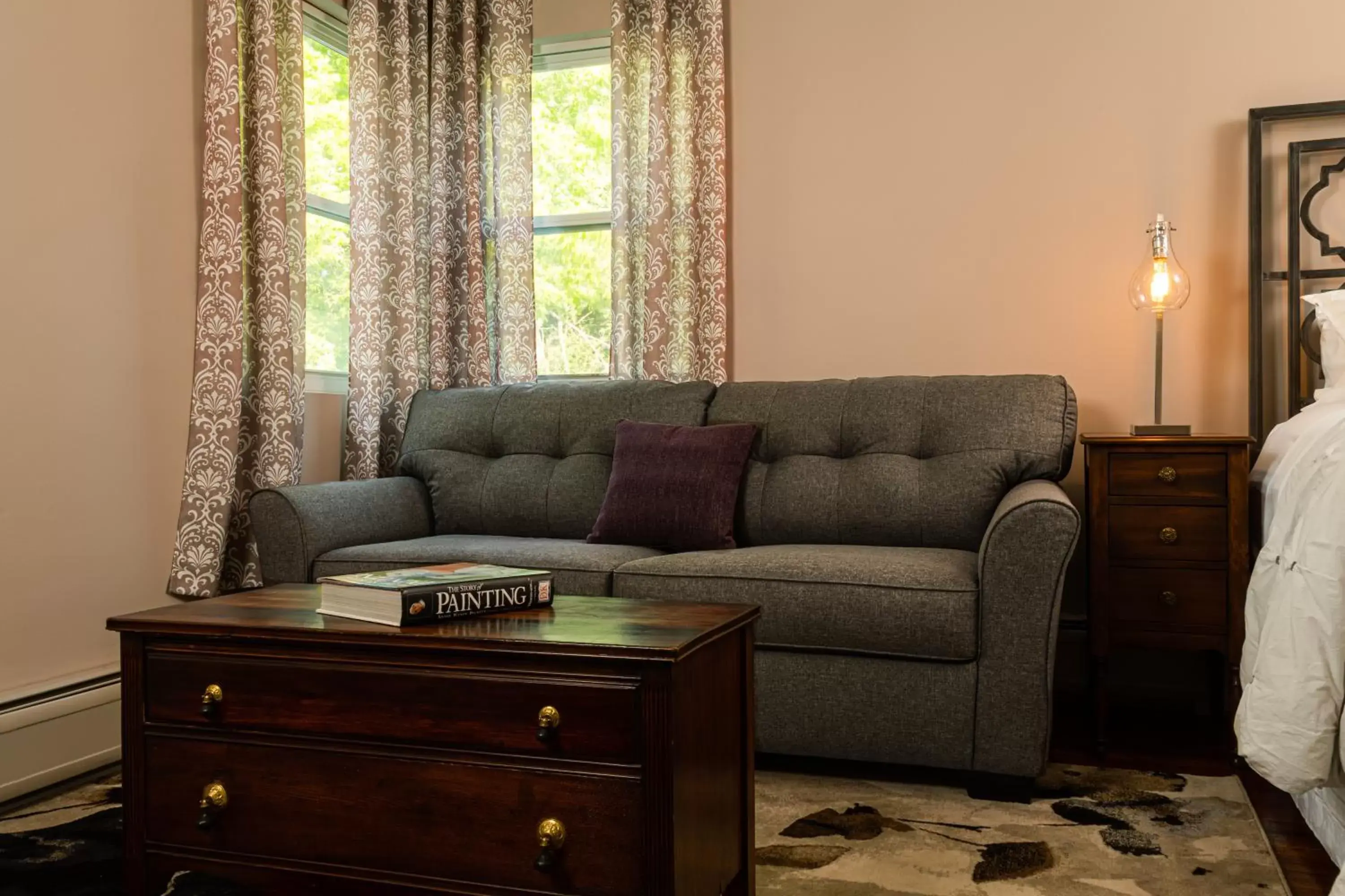 Living room, Seating Area in Rosemont Inn