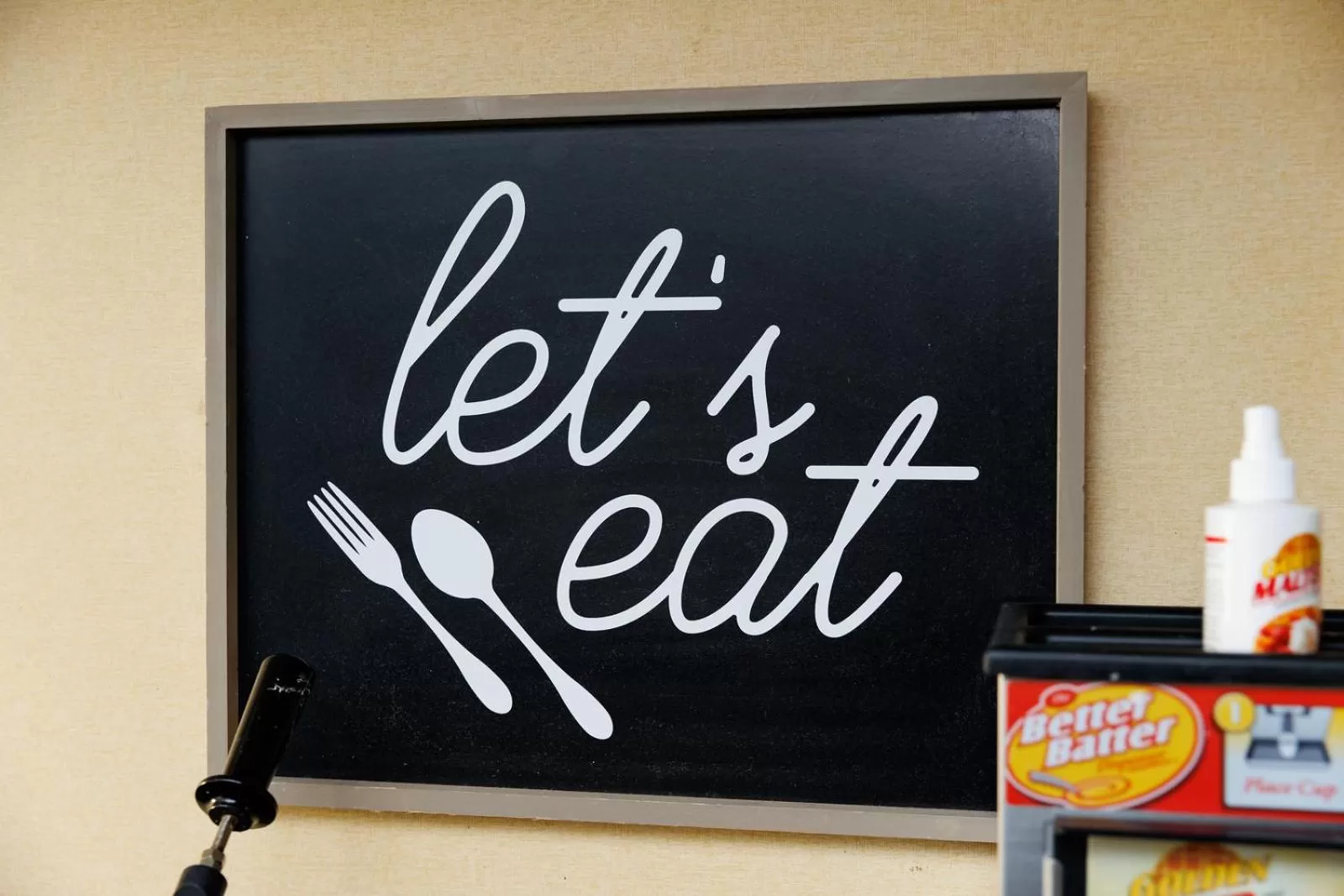 Decorative detail in Garnet Inn & Suites, Orlando