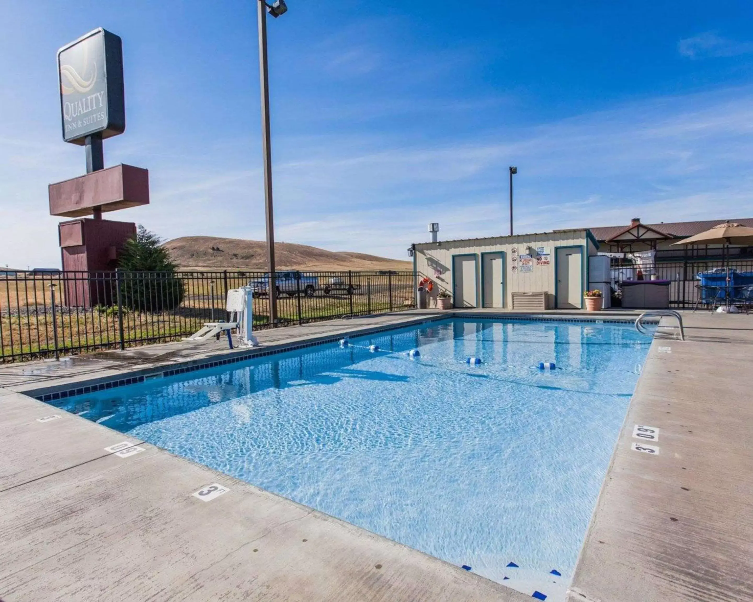 On site, Swimming Pool in Quality Inn & Suites Goldendale