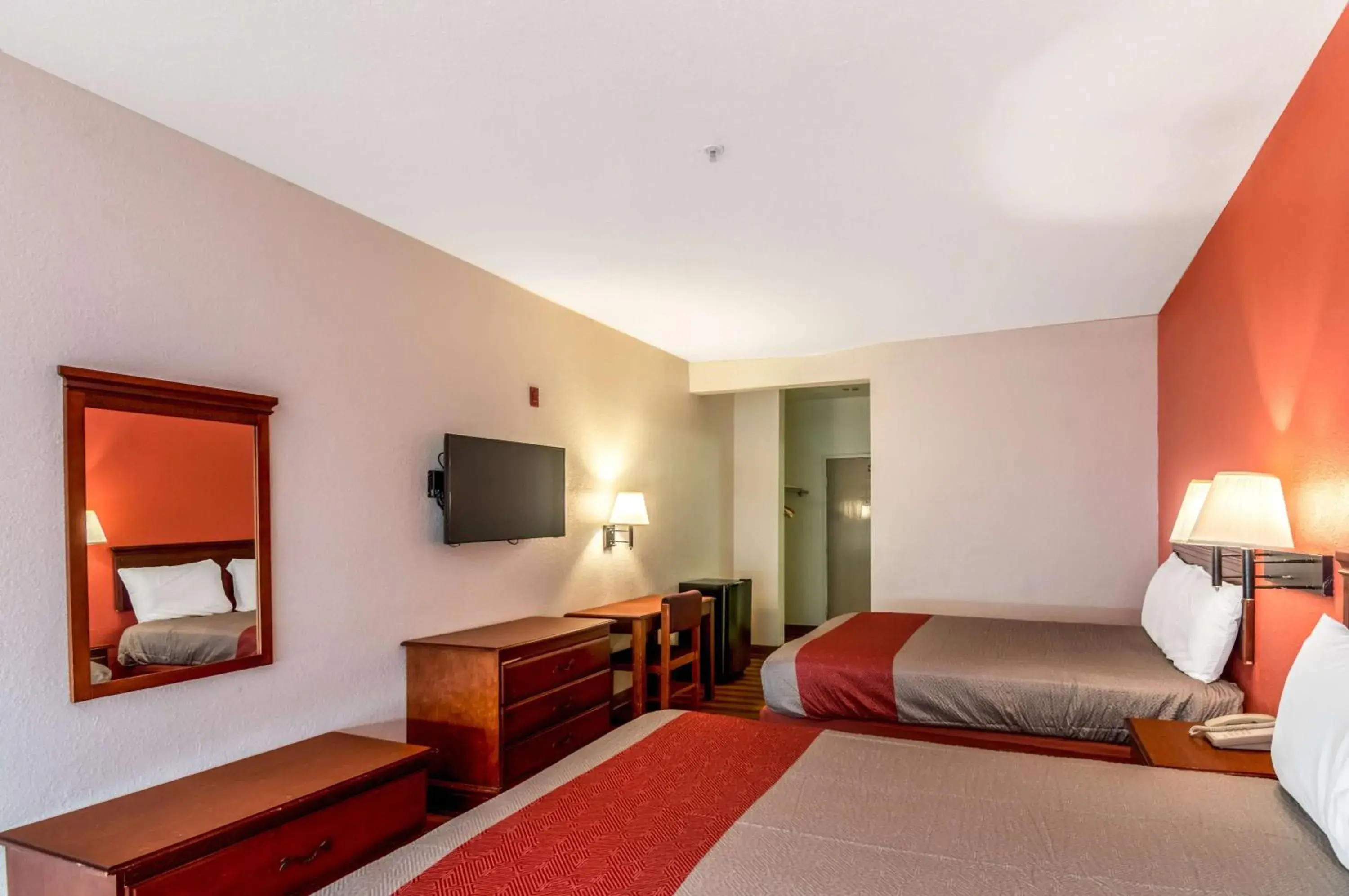 TV and multimedia in Motel 6-Oklahoma City, OK