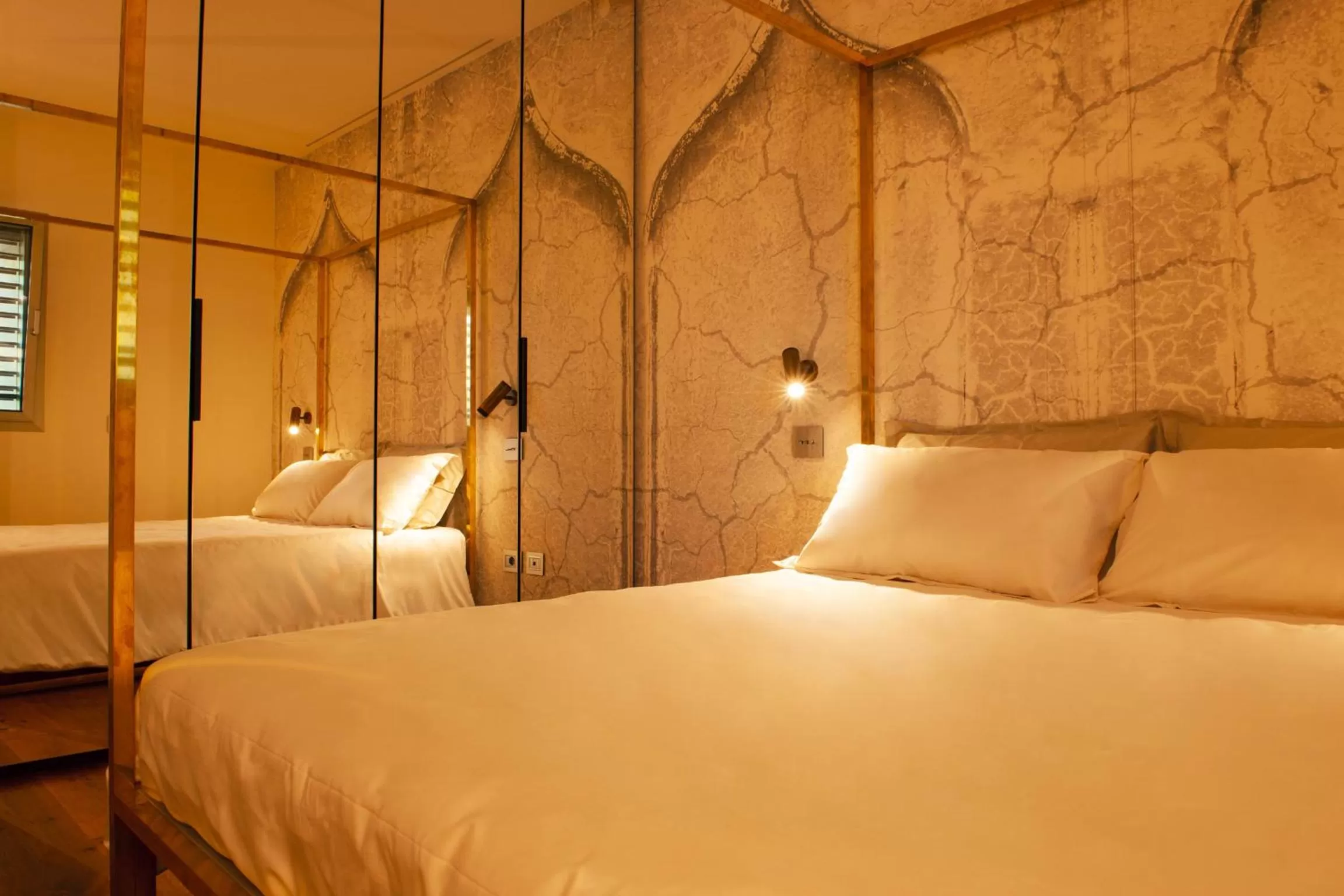 Photo of the whole room, Bed in La Forestale Luxury Ecolodge B&B Primo Piano