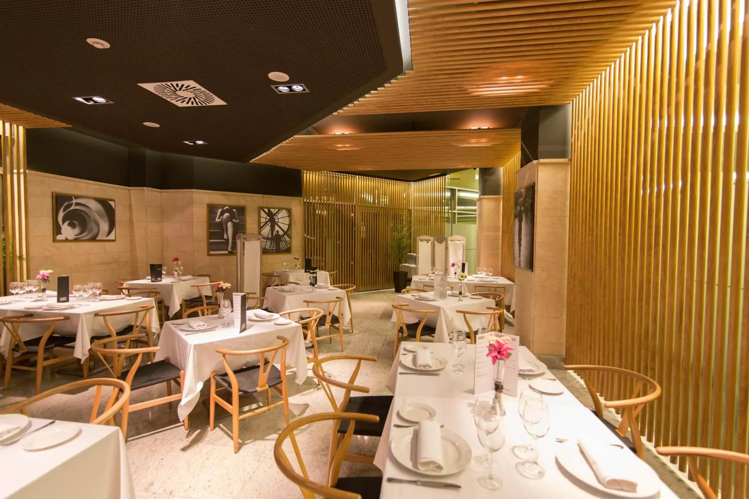 Restaurant/Places to Eat in Hotel Mas Camarena