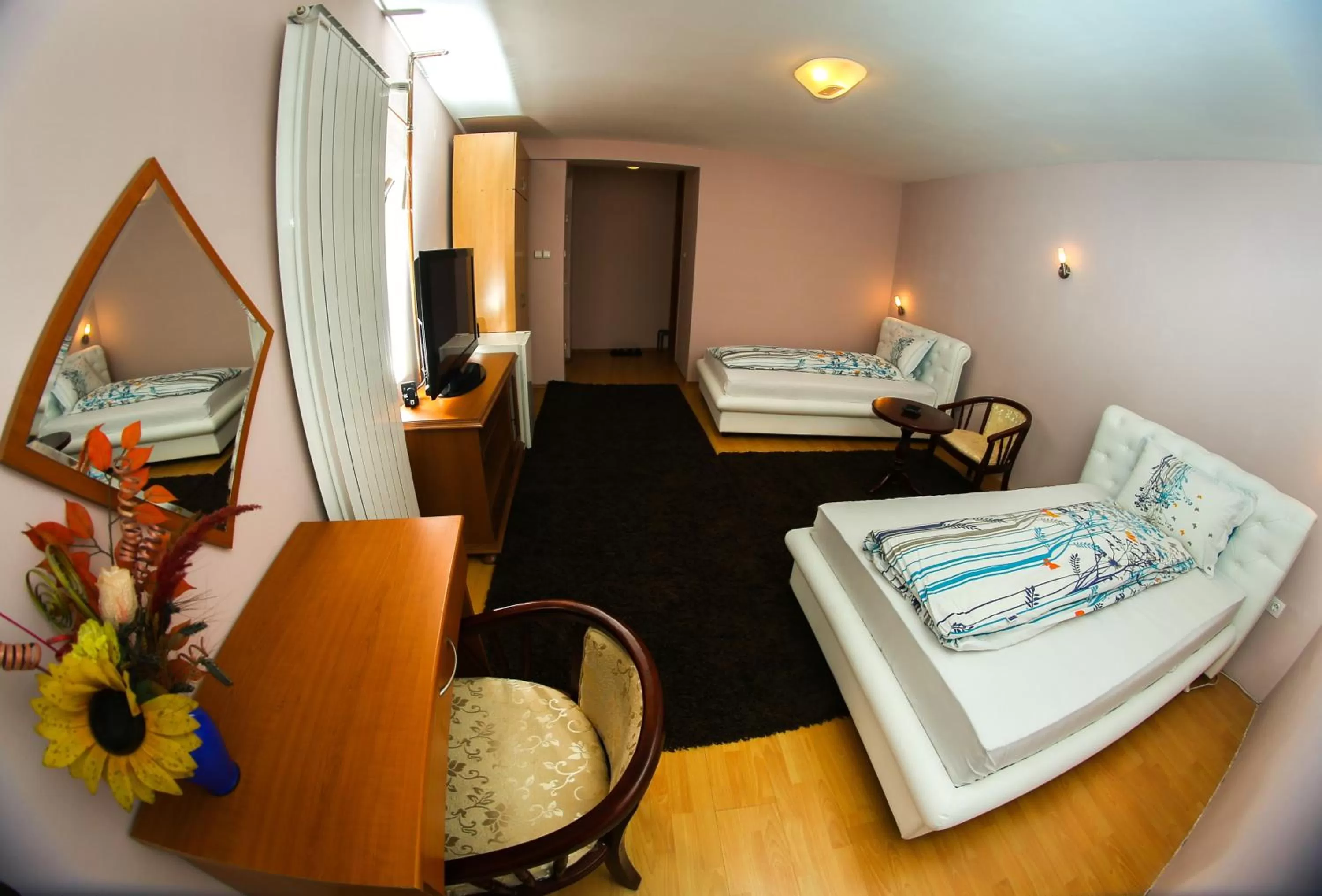 Photo of the whole room, Bed in Hotel Fontana