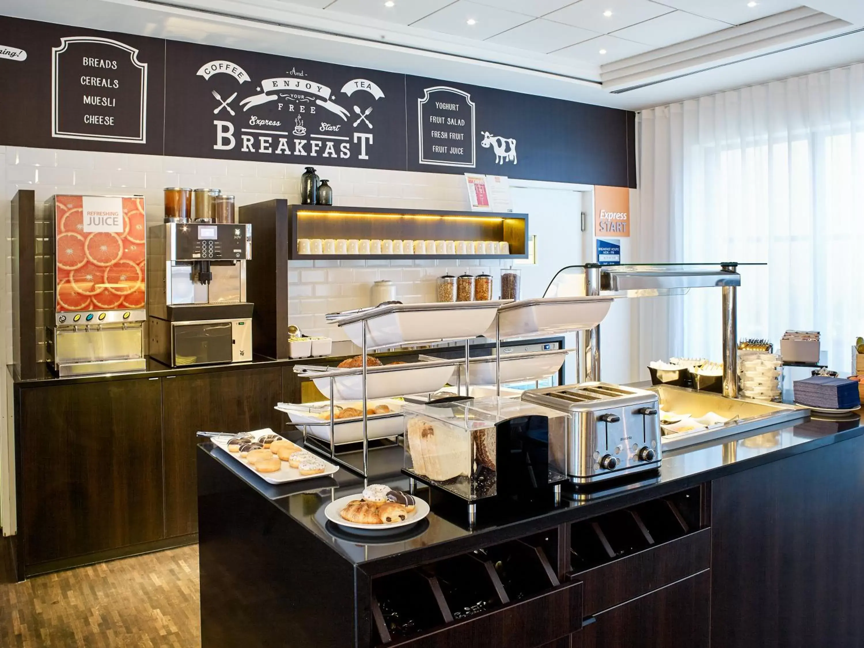 Breakfast, Restaurant/Places to Eat in Holiday Inn Express Hasselt, an IHG Hotel