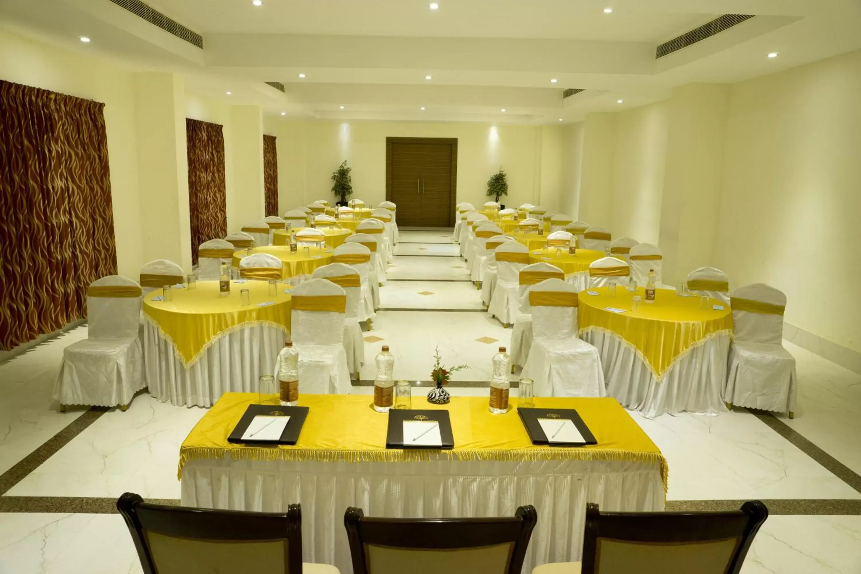 Meeting/conference room, Banquet Facilities in Poppys Hotel Madurai