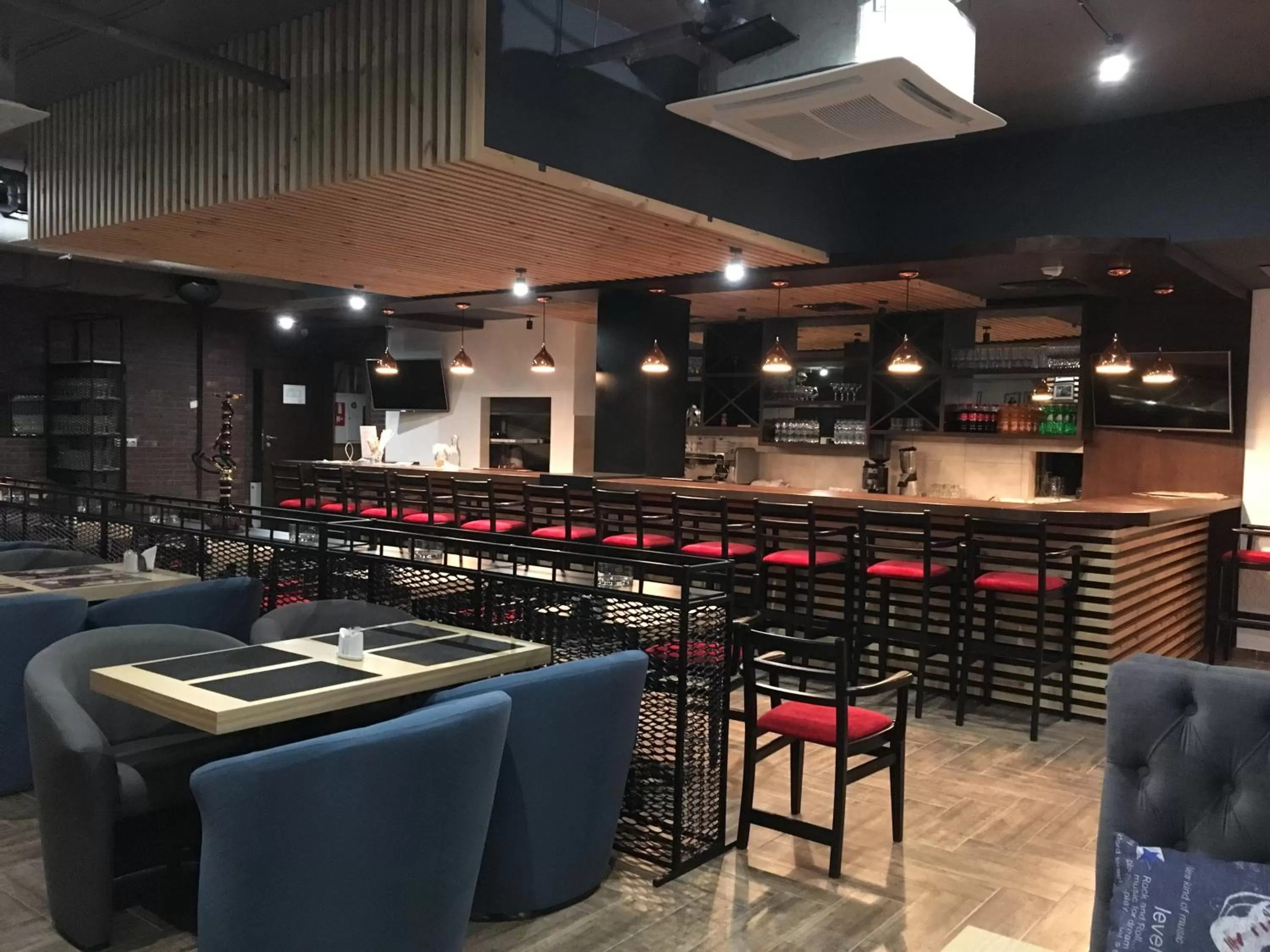 Restaurant/places to eat in Hotel Florida