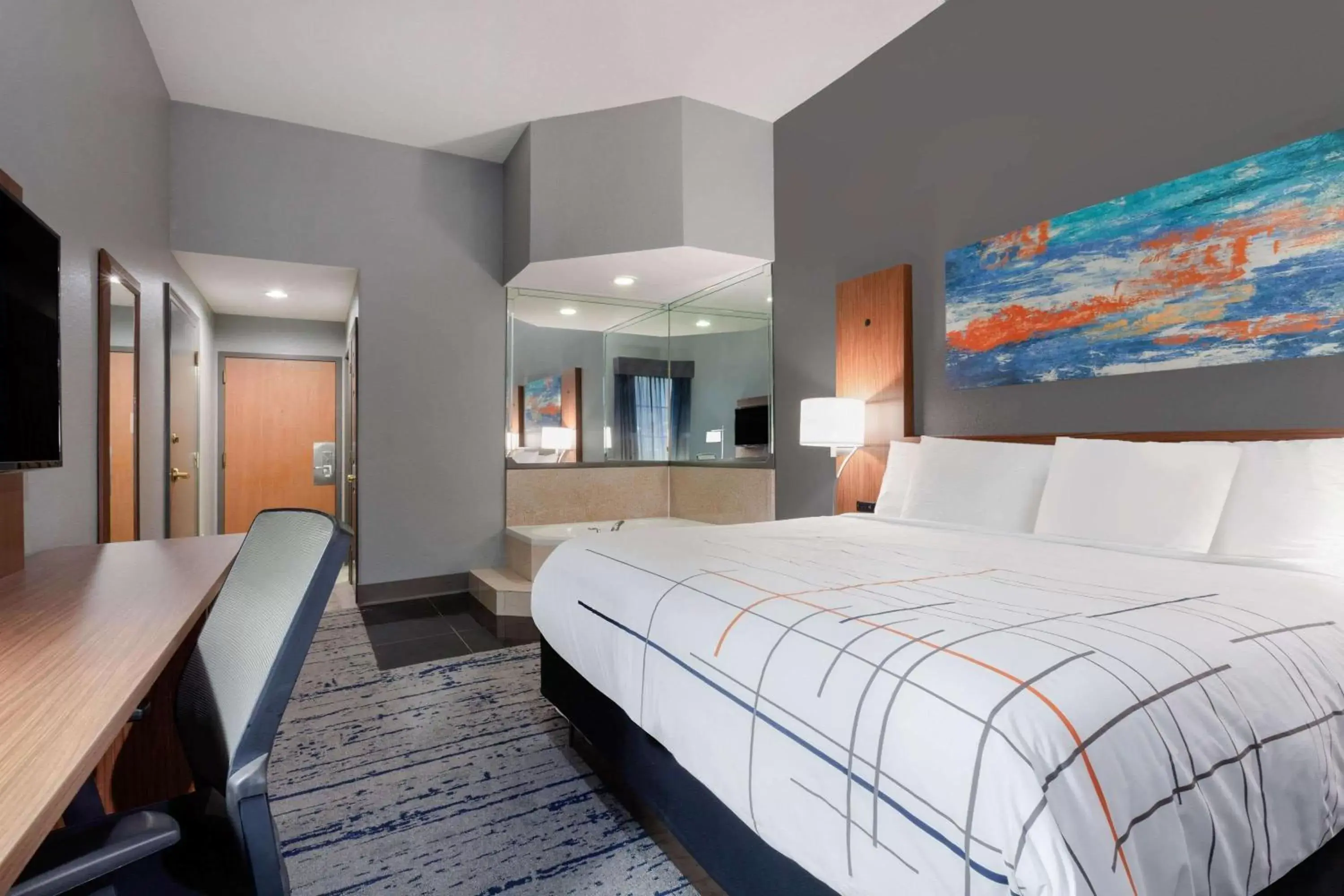 Photo of the whole room, Bed in La Quinta by Wyndham St. Petersburg Northeast *Newly Renovated